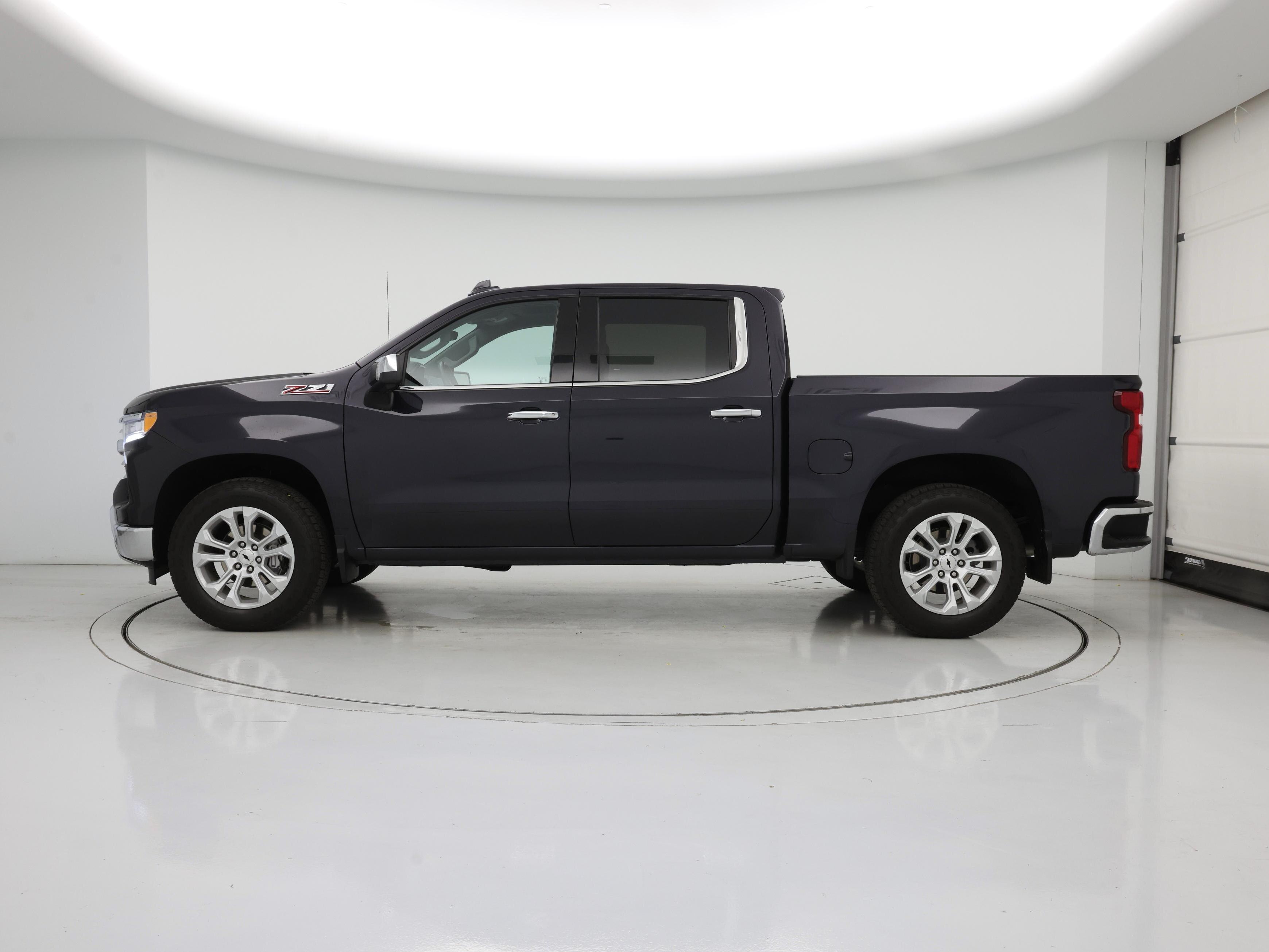 Thumbnail: 2022 Chevrolet Silverado 1500 - 3