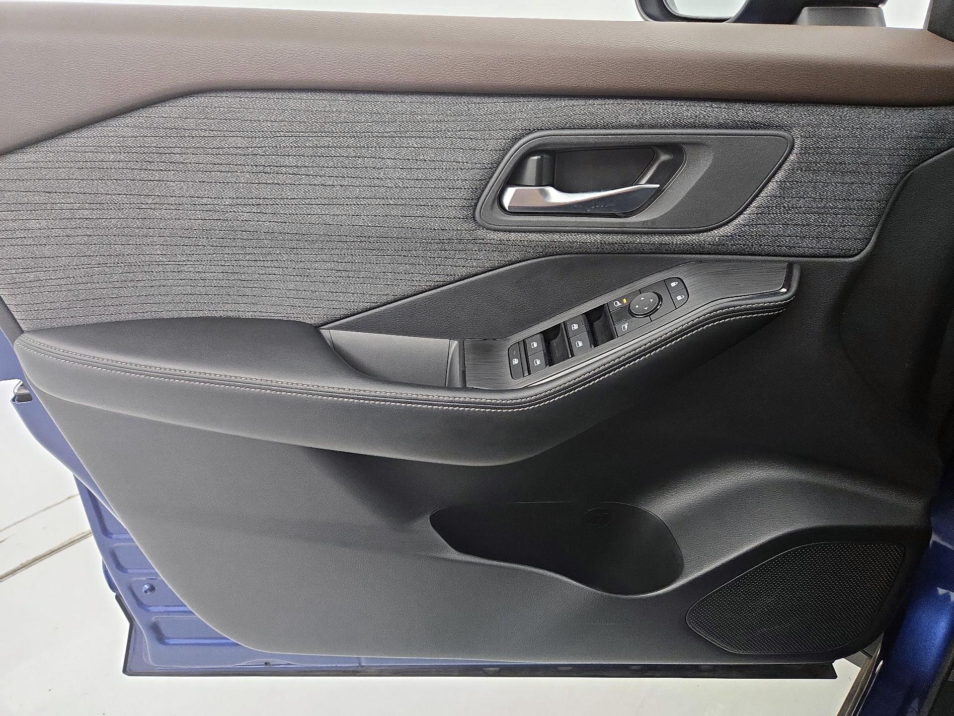 Thumbnail: 2023 Nissan Rogue - 12