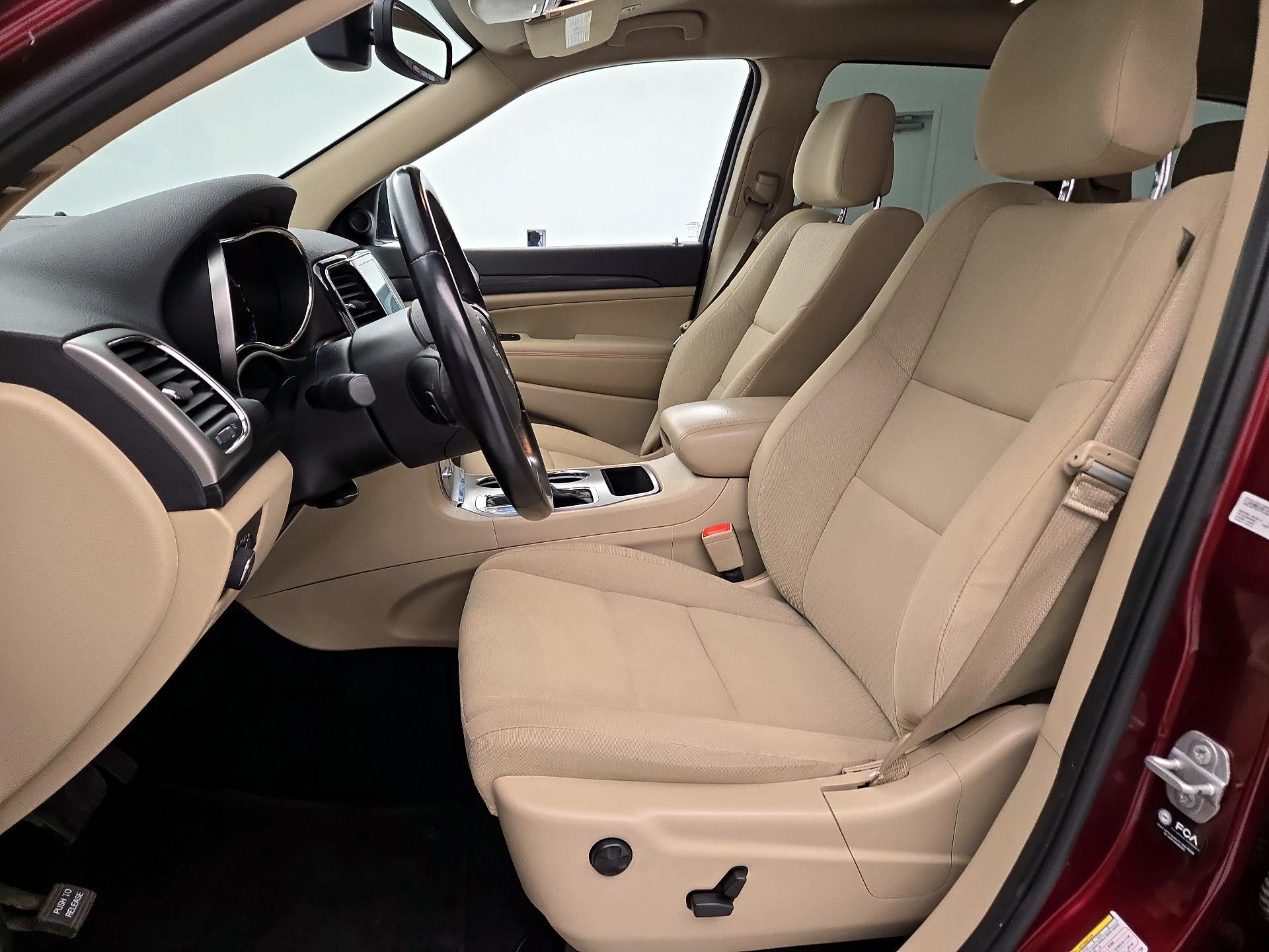 Thumbnail: 2022 Jeep Grand Cherokee - 11