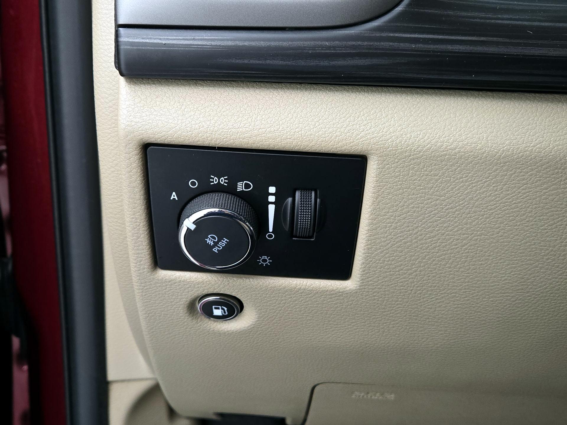 Thumbnail: 2022 Jeep Grand Cherokee - 13