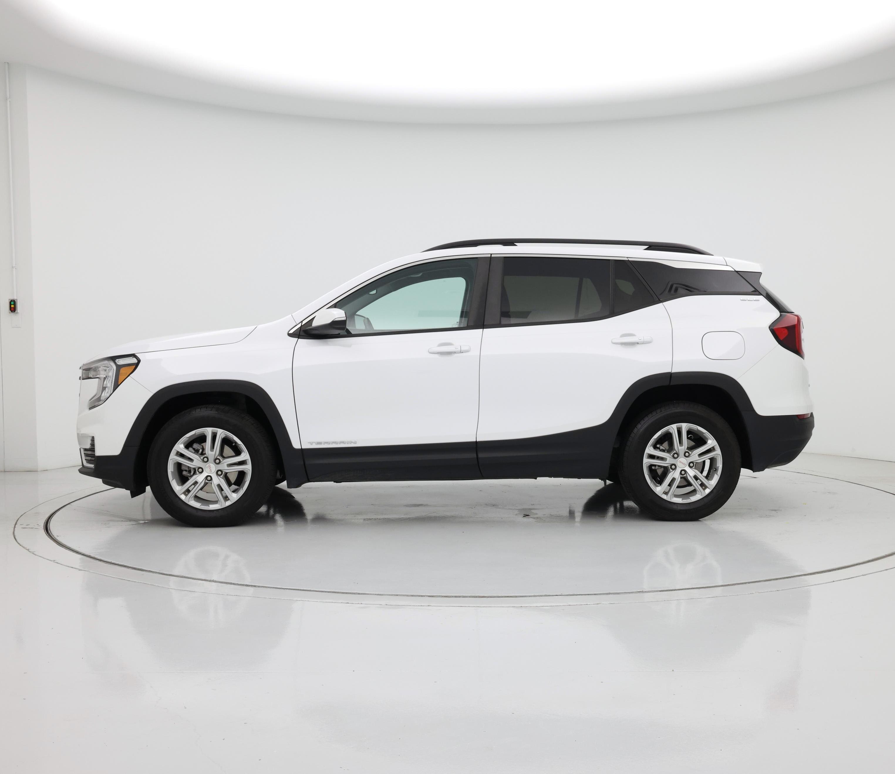 Thumbnail: 2023 GMC Terrain - 3