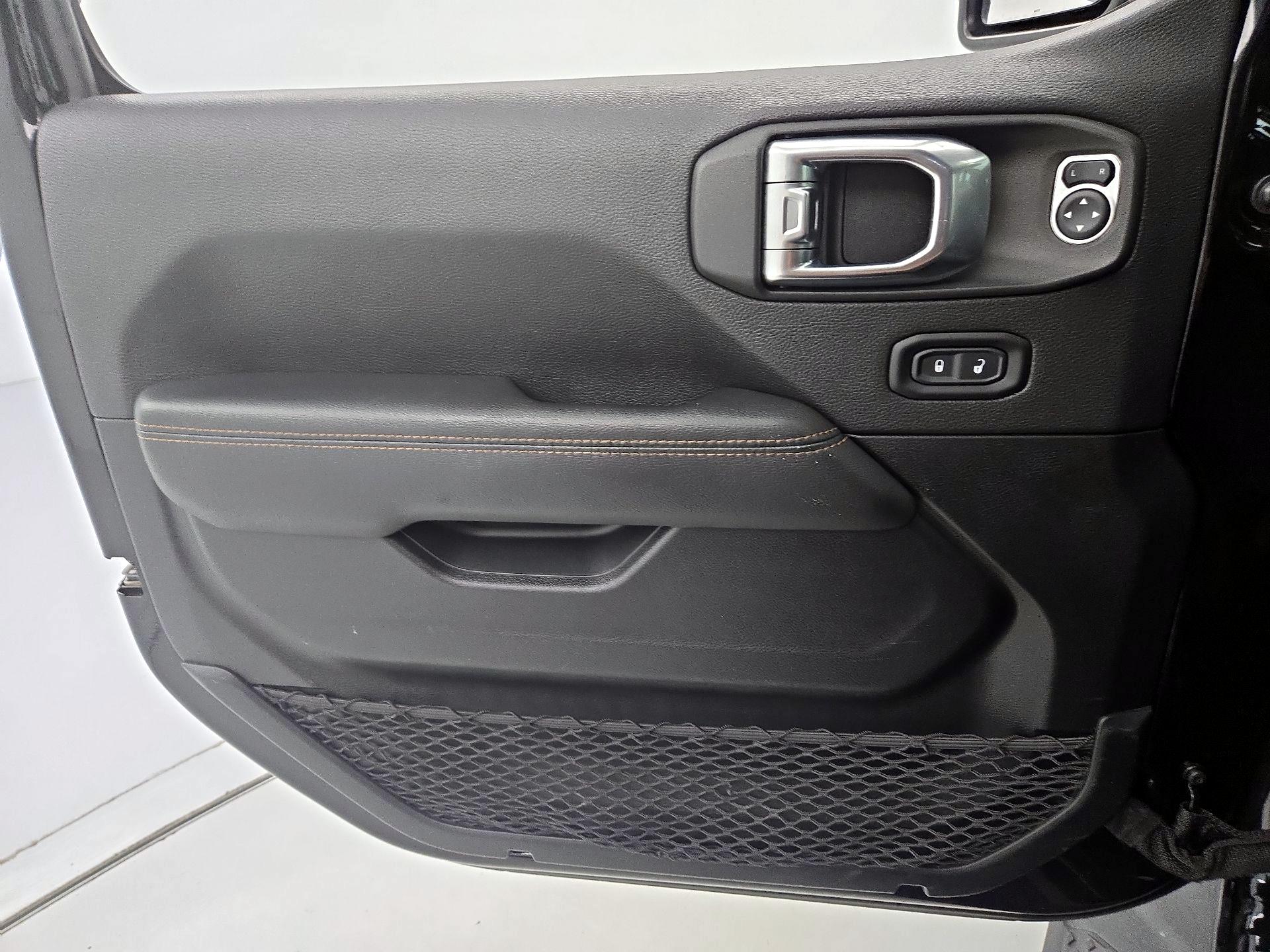 Thumbnail: 2021 Jeep Gladiator - 12