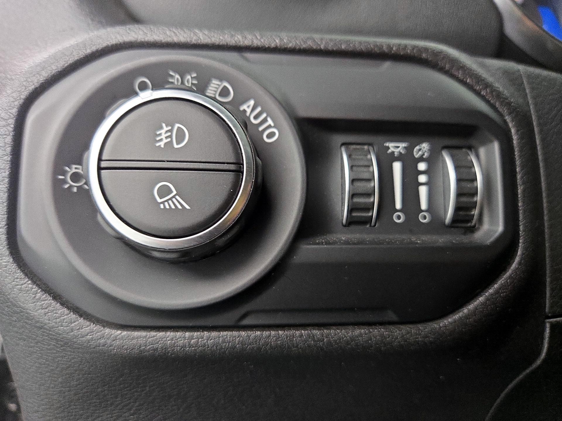 Thumbnail: 2021 Jeep Gladiator - 13