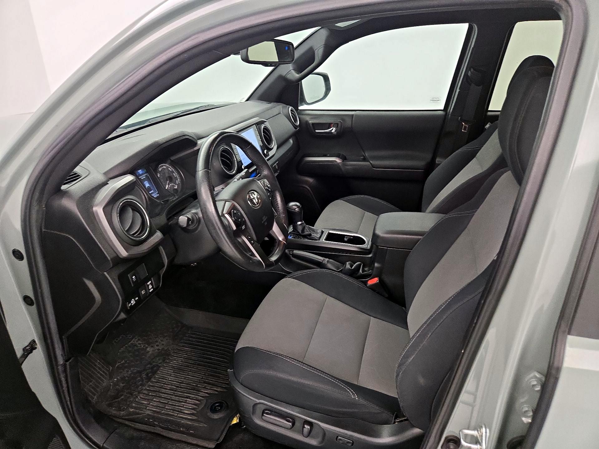 Thumbnail: 2022 Toyota Tacoma - 11