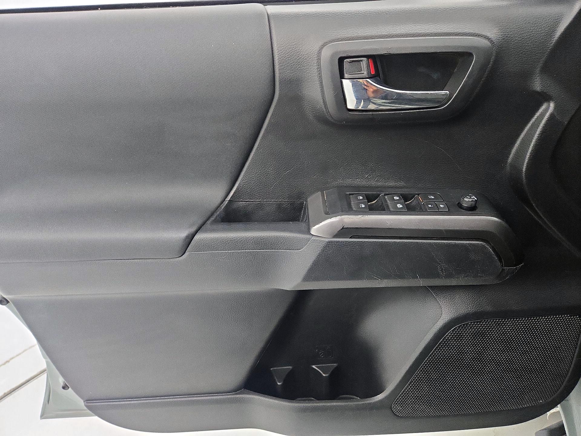 Thumbnail: 2022 Toyota Tacoma - 12