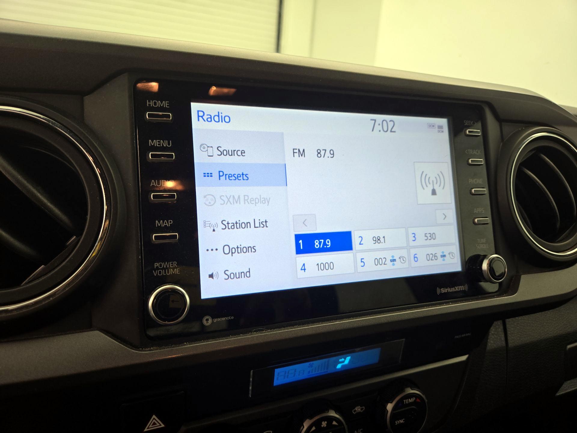 Thumbnail: 2022 Toyota Tacoma - 15