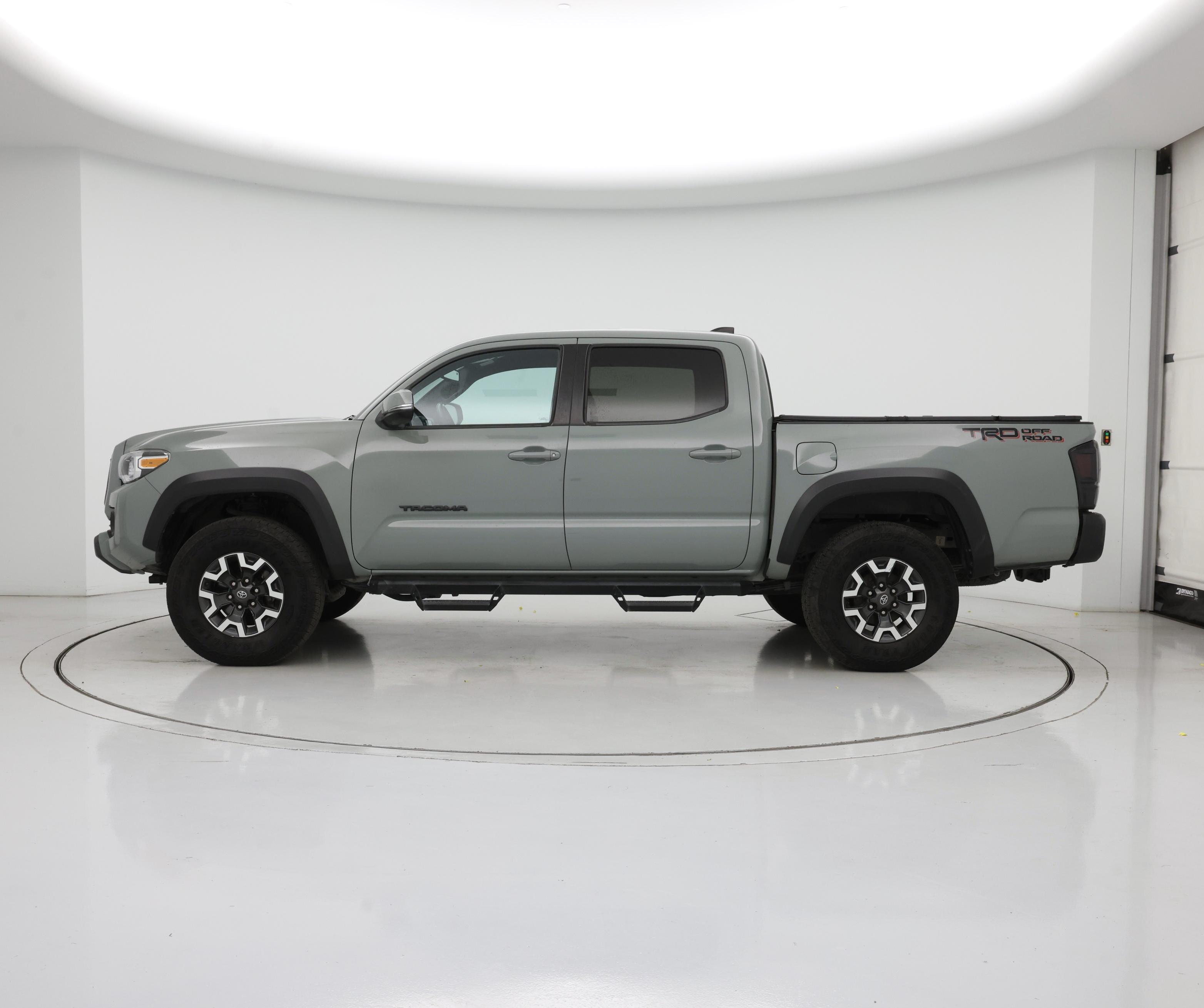 Thumbnail: 2022 Toyota Tacoma - 3