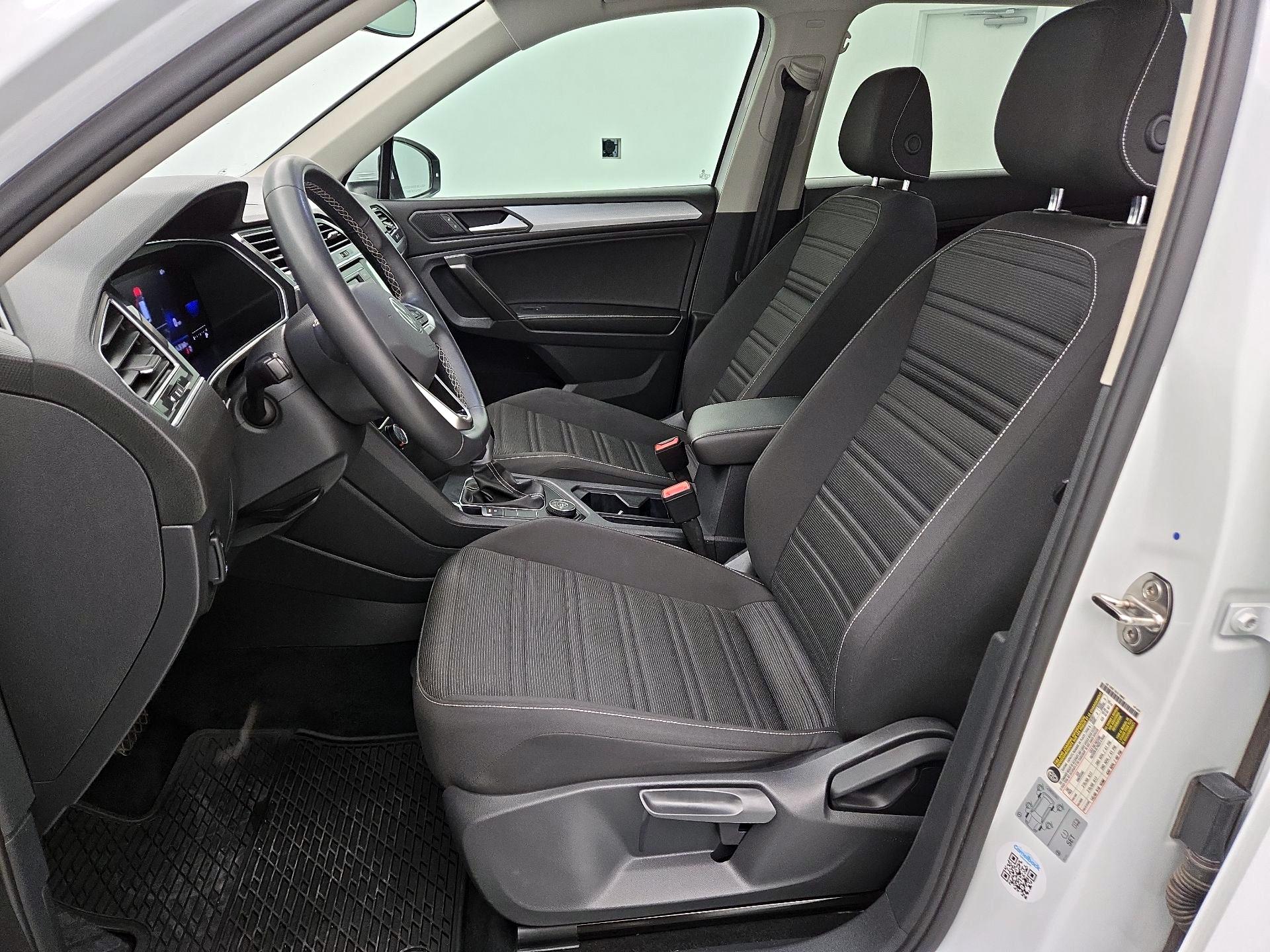 Thumbnail: 2022 Volkswagen Tiguan - 11