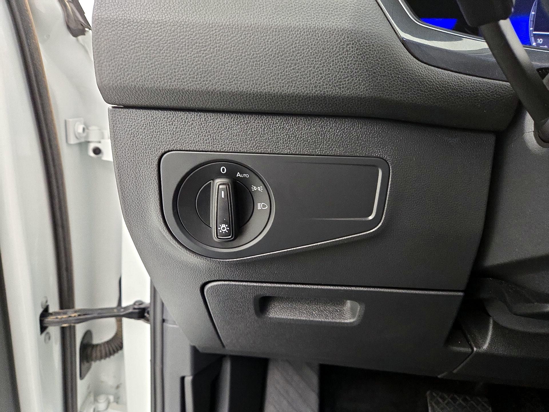 Thumbnail: 2022 Volkswagen Tiguan - 13