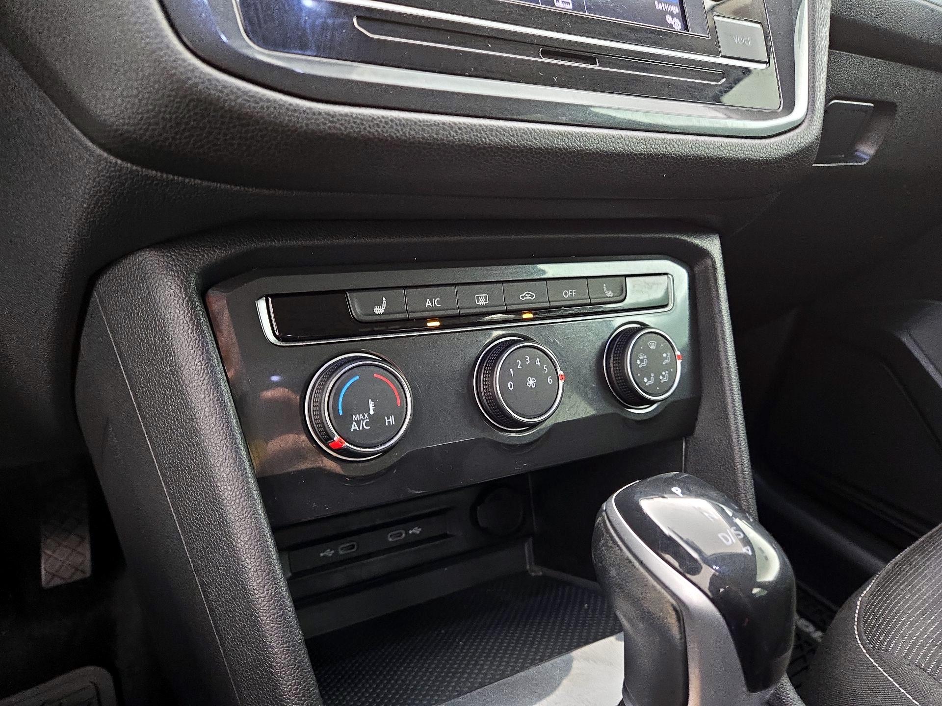 Thumbnail: 2022 Volkswagen Tiguan - 16