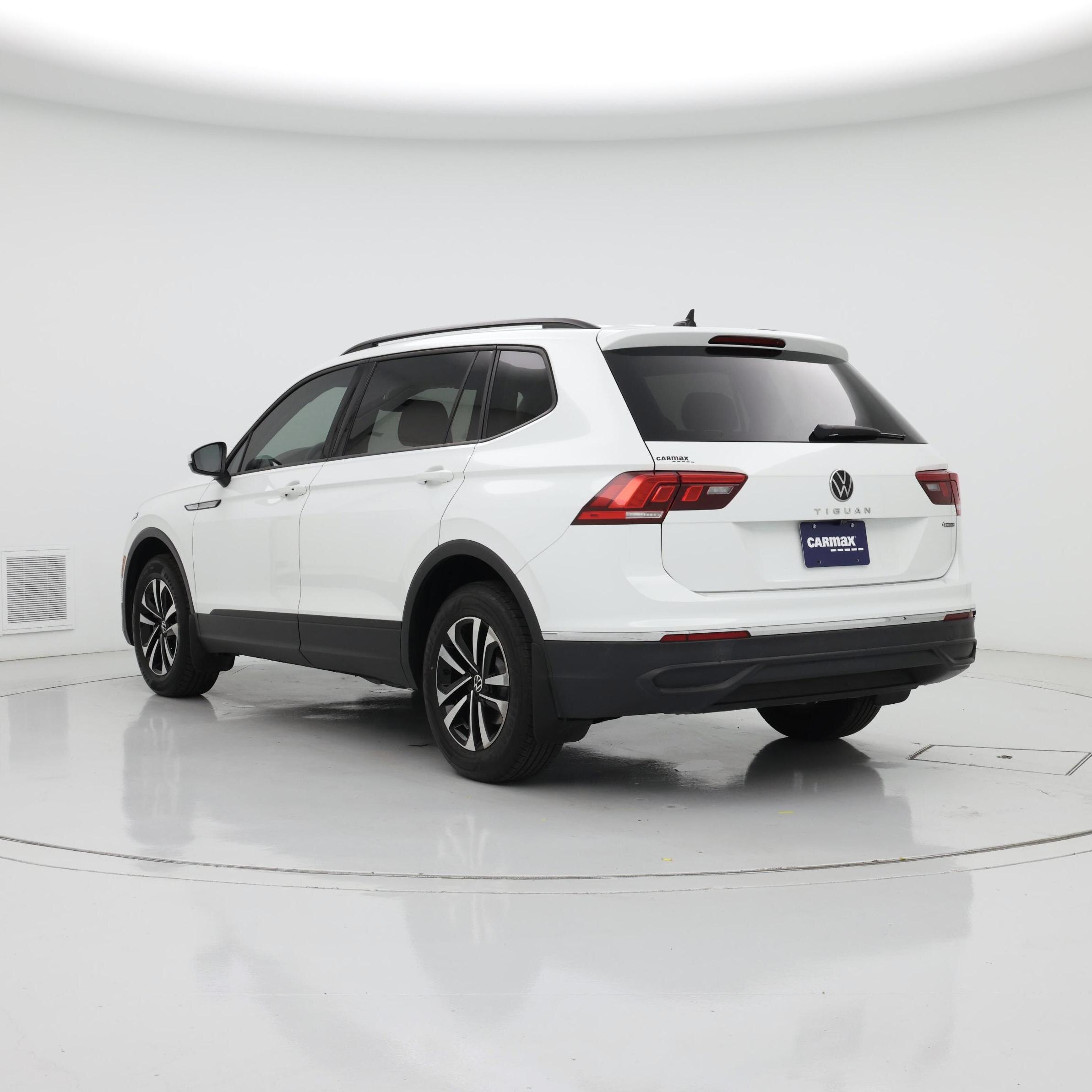 Thumbnail: 2022 Volkswagen Tiguan - 2