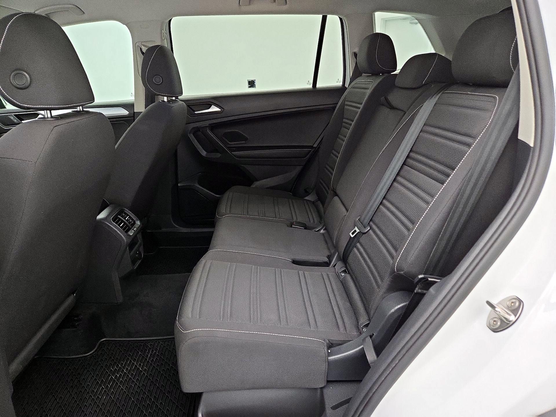 Thumbnail: 2022 Volkswagen Tiguan - 19