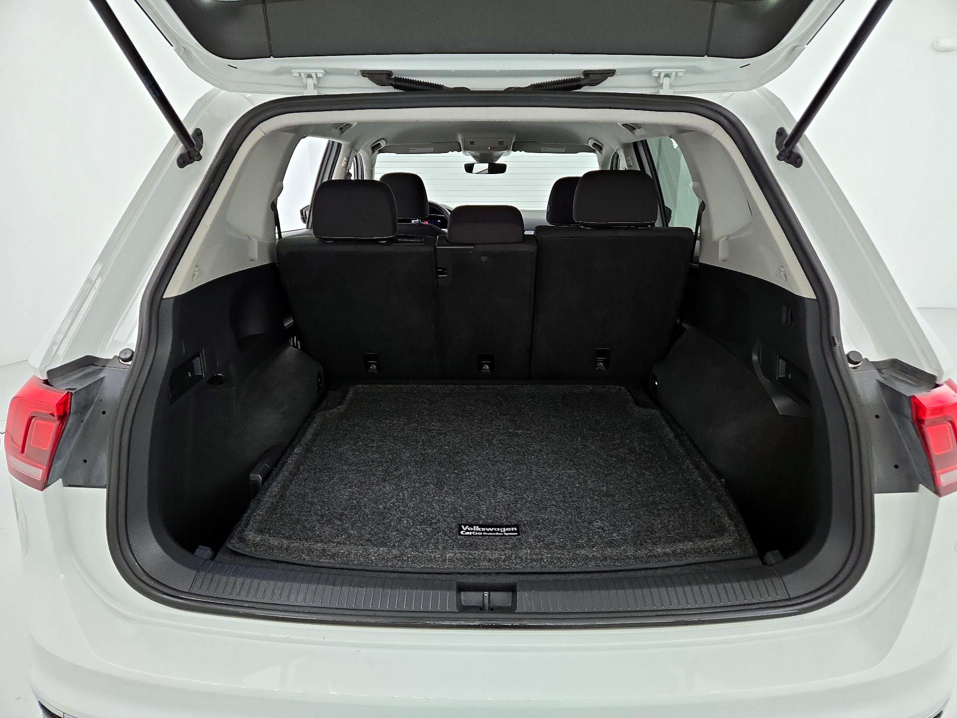 Thumbnail: 2022 Volkswagen Tiguan - 20