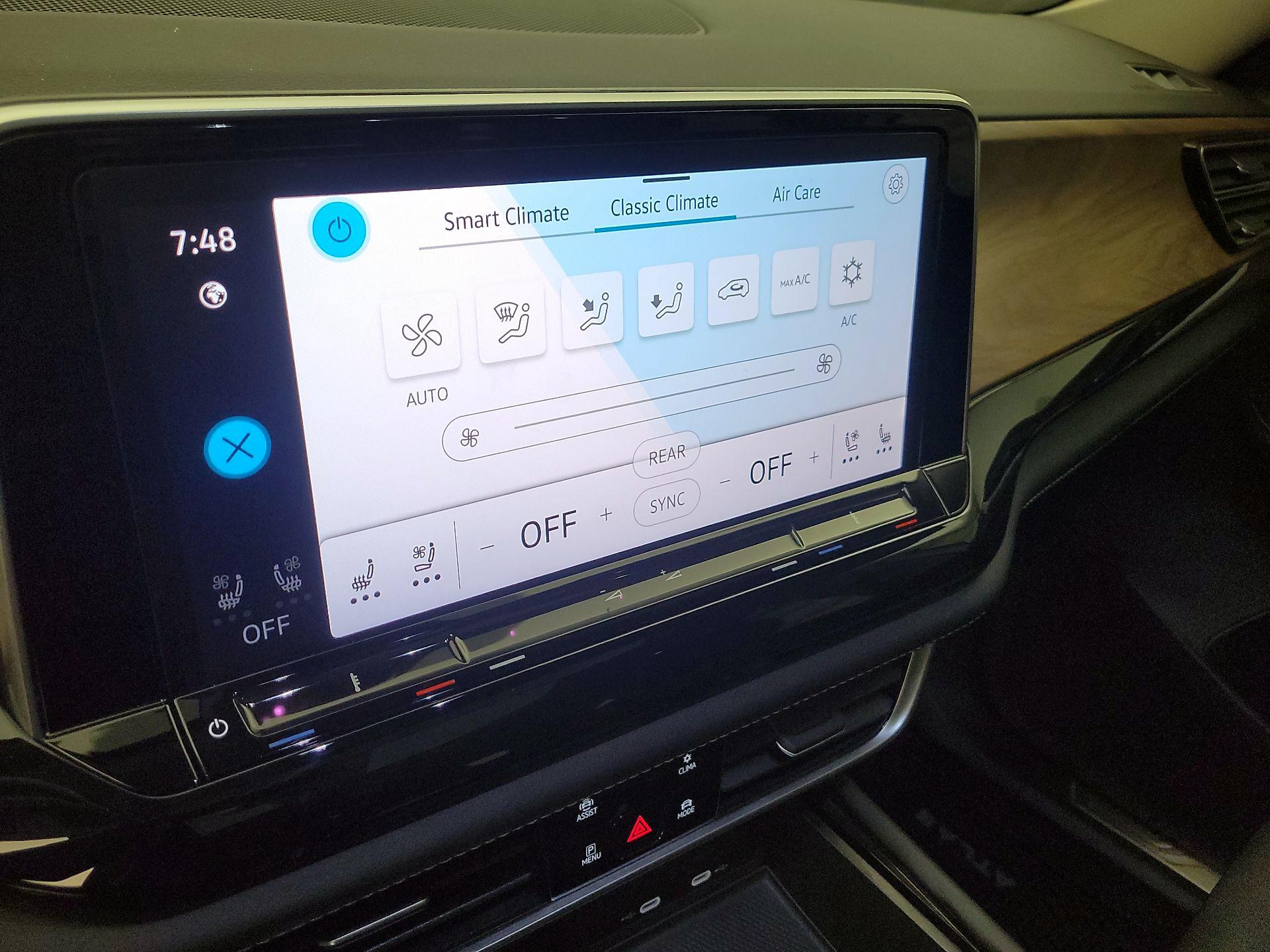 Thumbnail: 2024 Volkswagen Atlas - 16