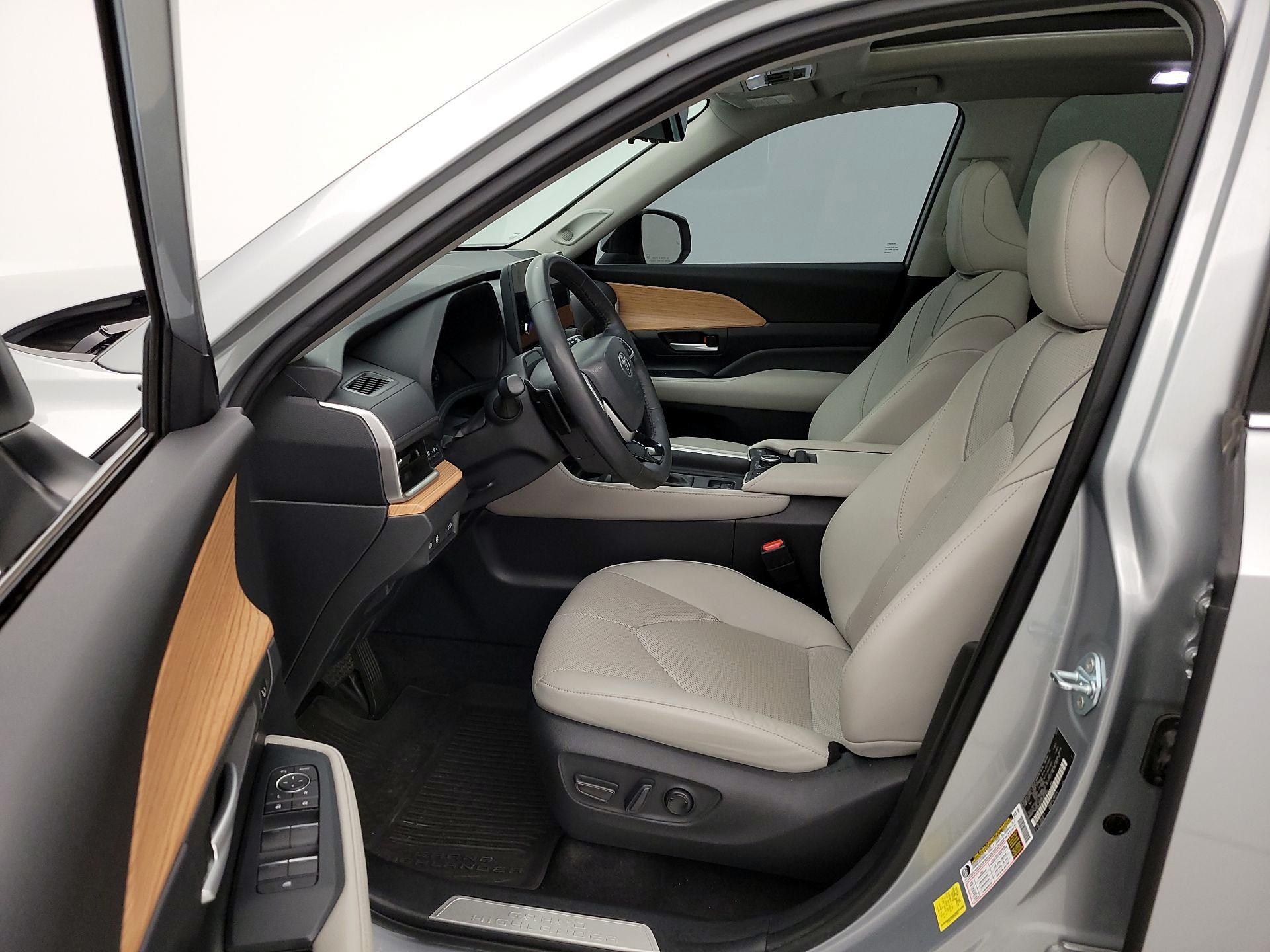 Thumbnail: 2024 Toyota Grand Highlander - 11