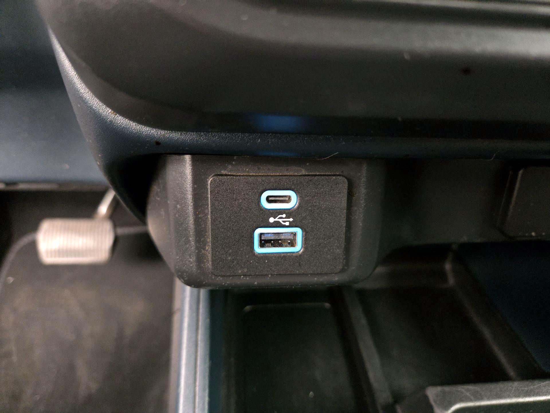 Thumbnail: 2022 Ford Maverick - 18