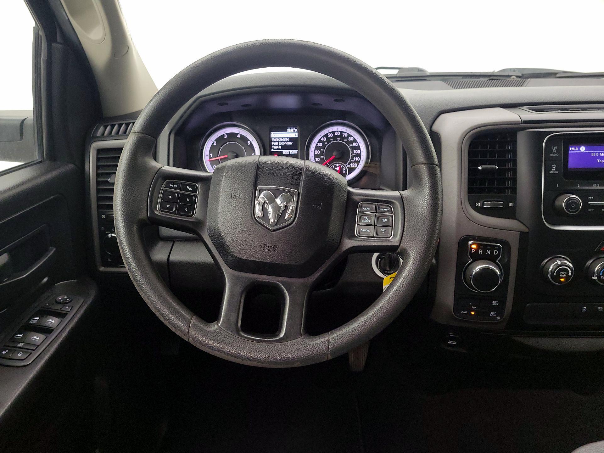 Thumbnail: 2019 RAM 1500 Classic - 10