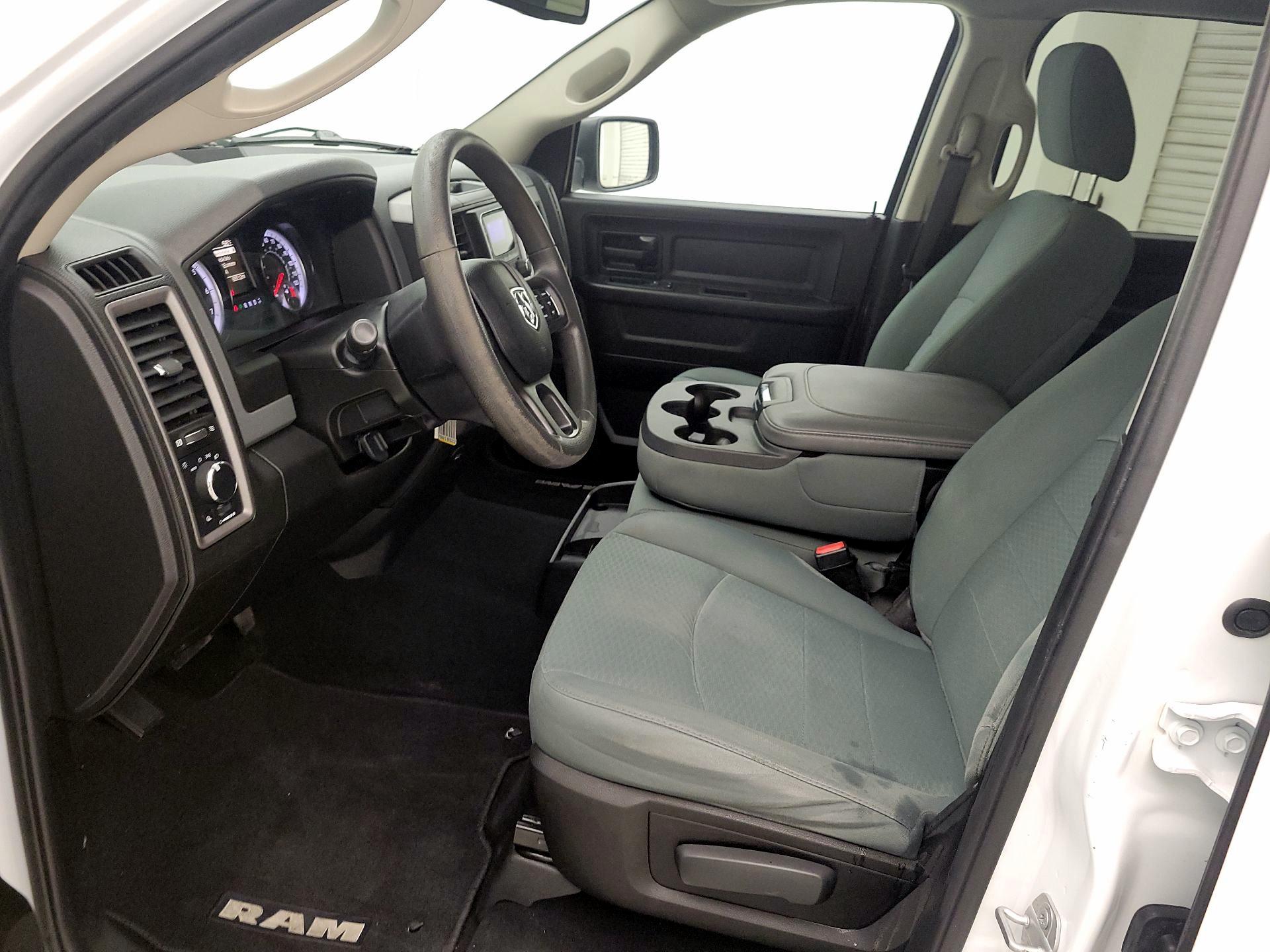 Thumbnail: 2019 RAM 1500 Classic - 11