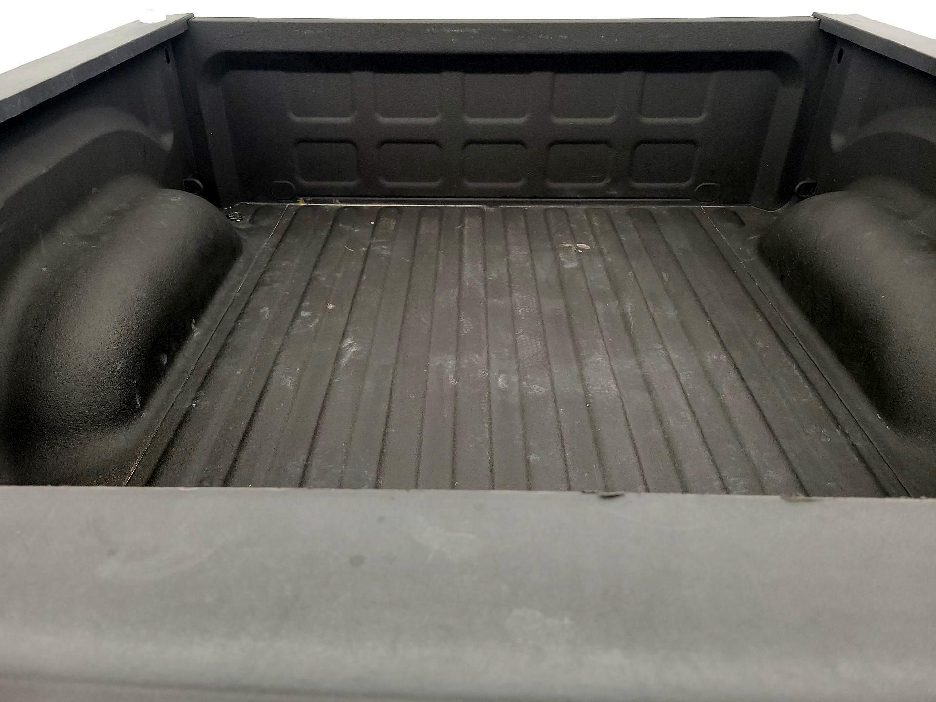 Thumbnail: 2019 RAM 1500 Classic - 16