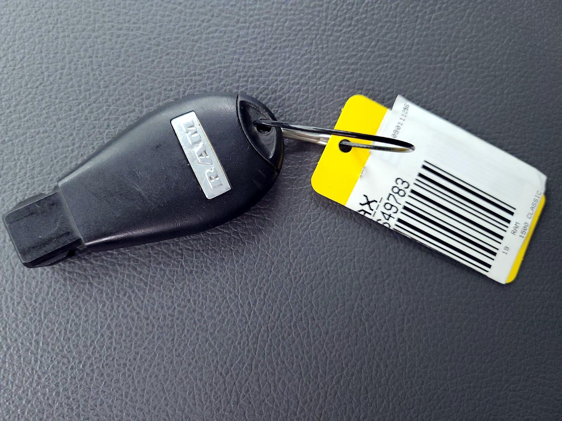 Thumbnail: 2019 RAM 1500 Classic - 18