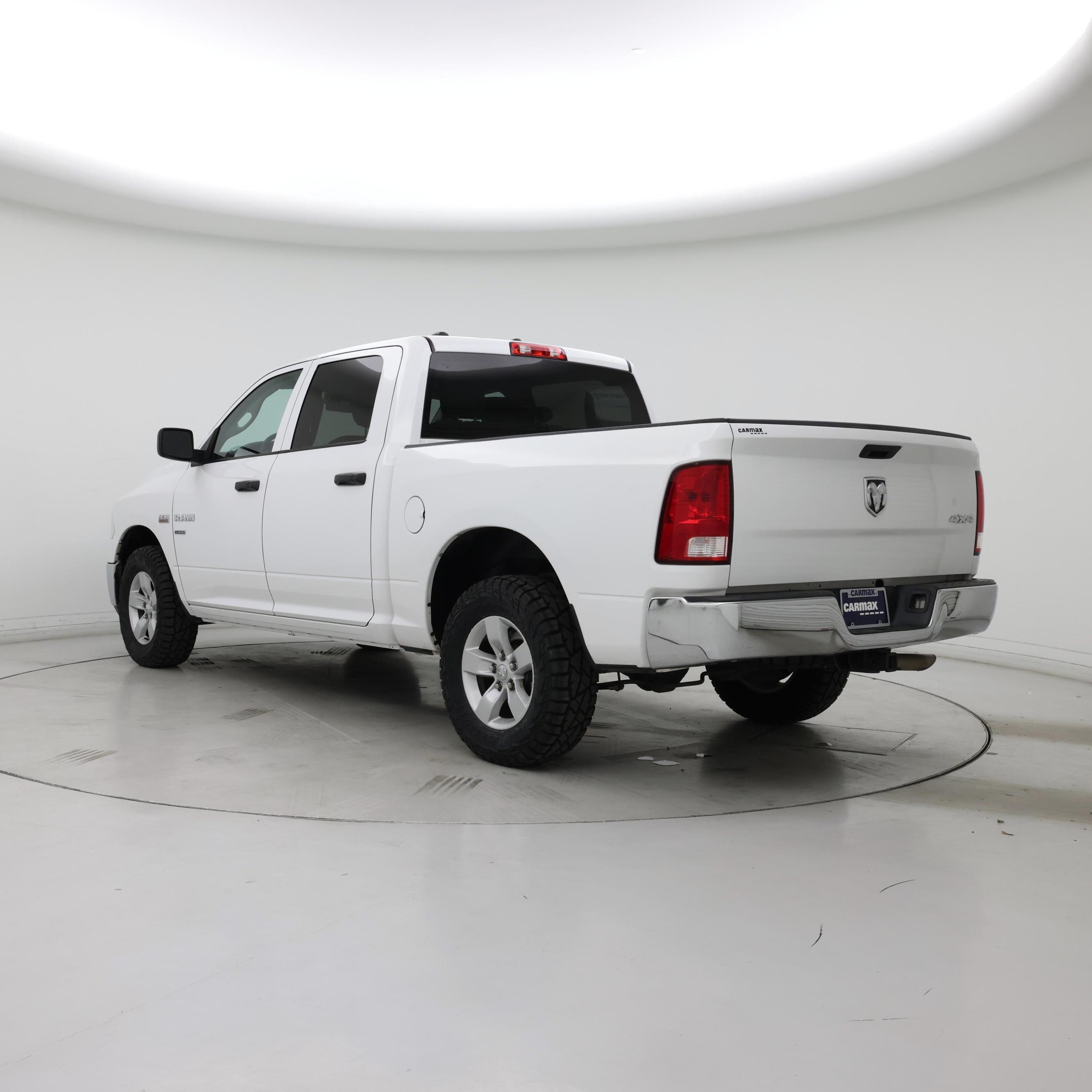 Thumbnail: 2019 RAM 1500 Classic - 2