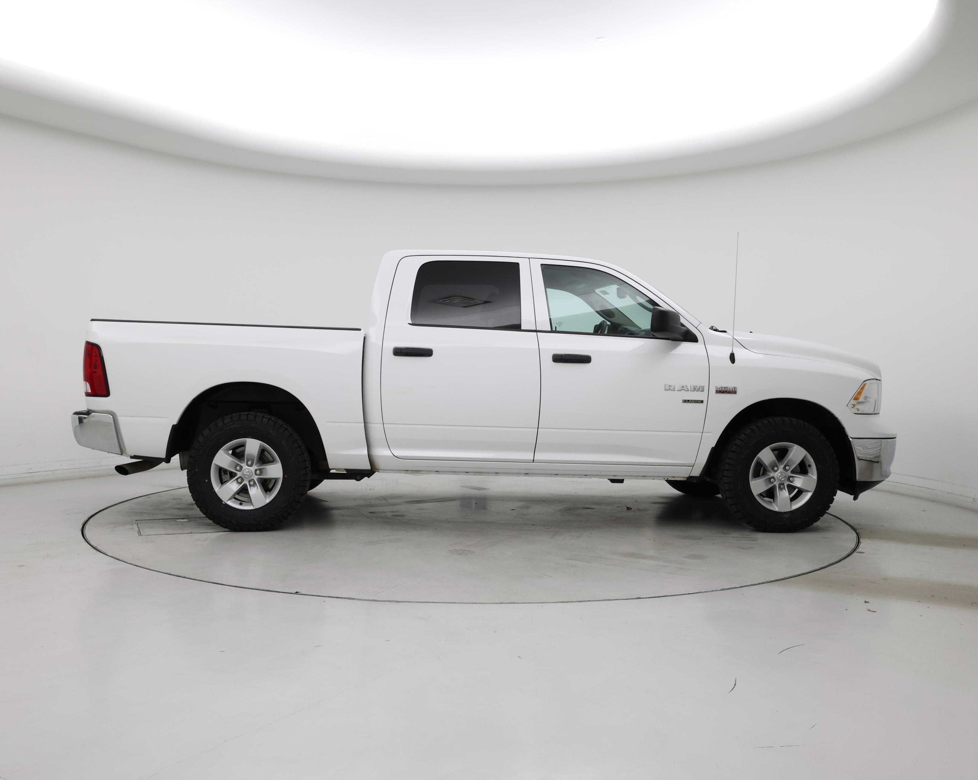 Thumbnail: 2019 RAM 1500 Classic - 7