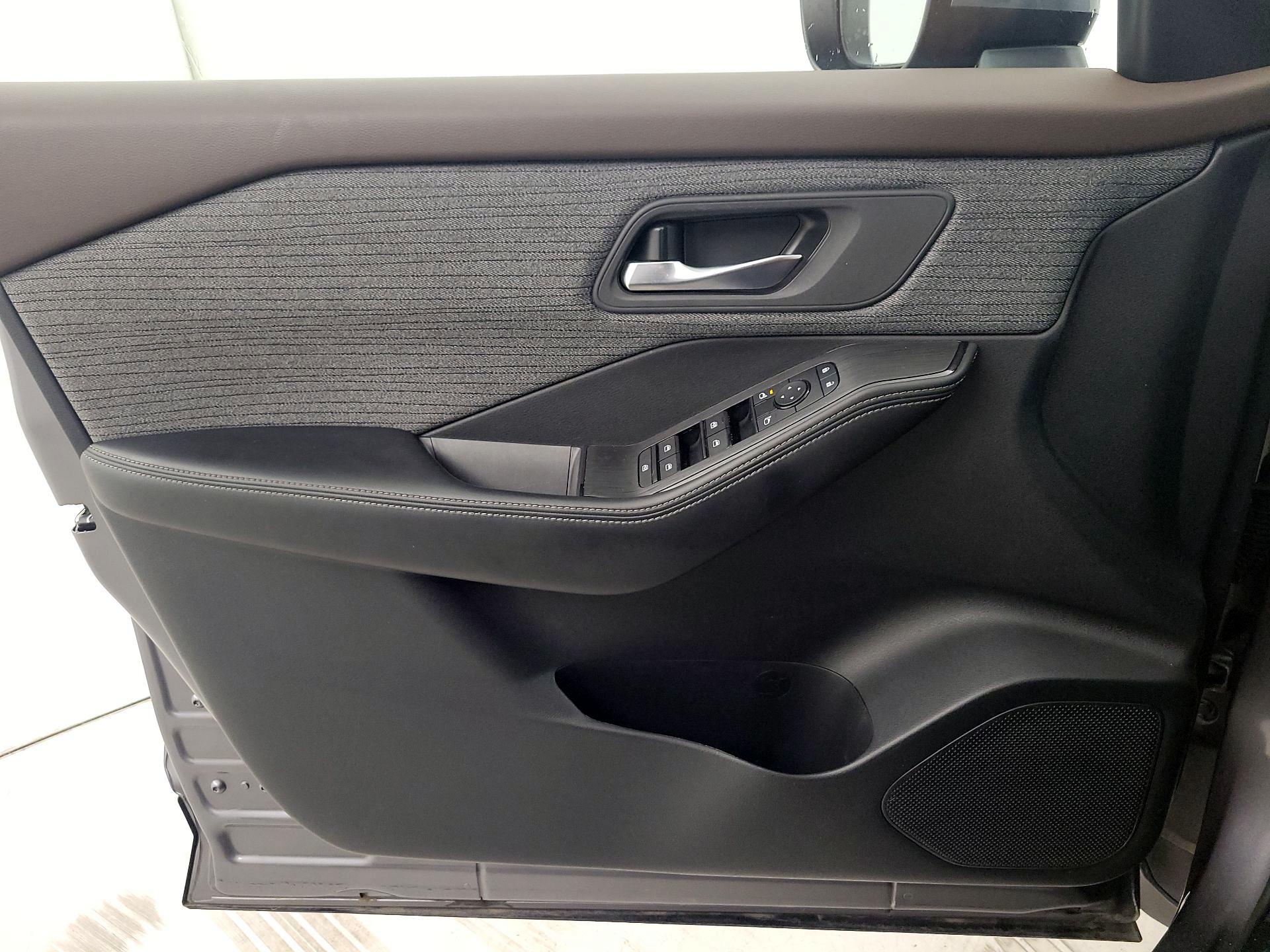 Thumbnail: 2023 Nissan Rogue - 12