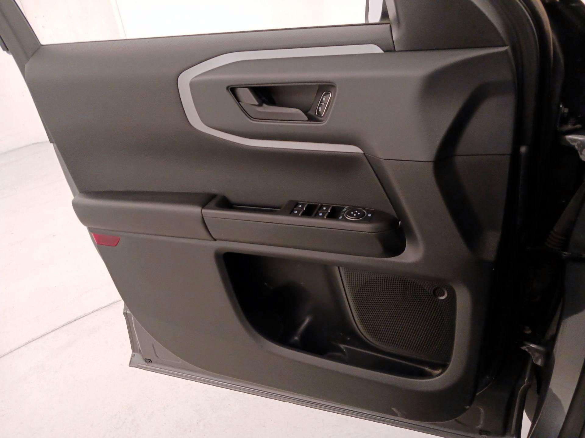 Thumbnail: 2021 Ford Bronco Sport - 12