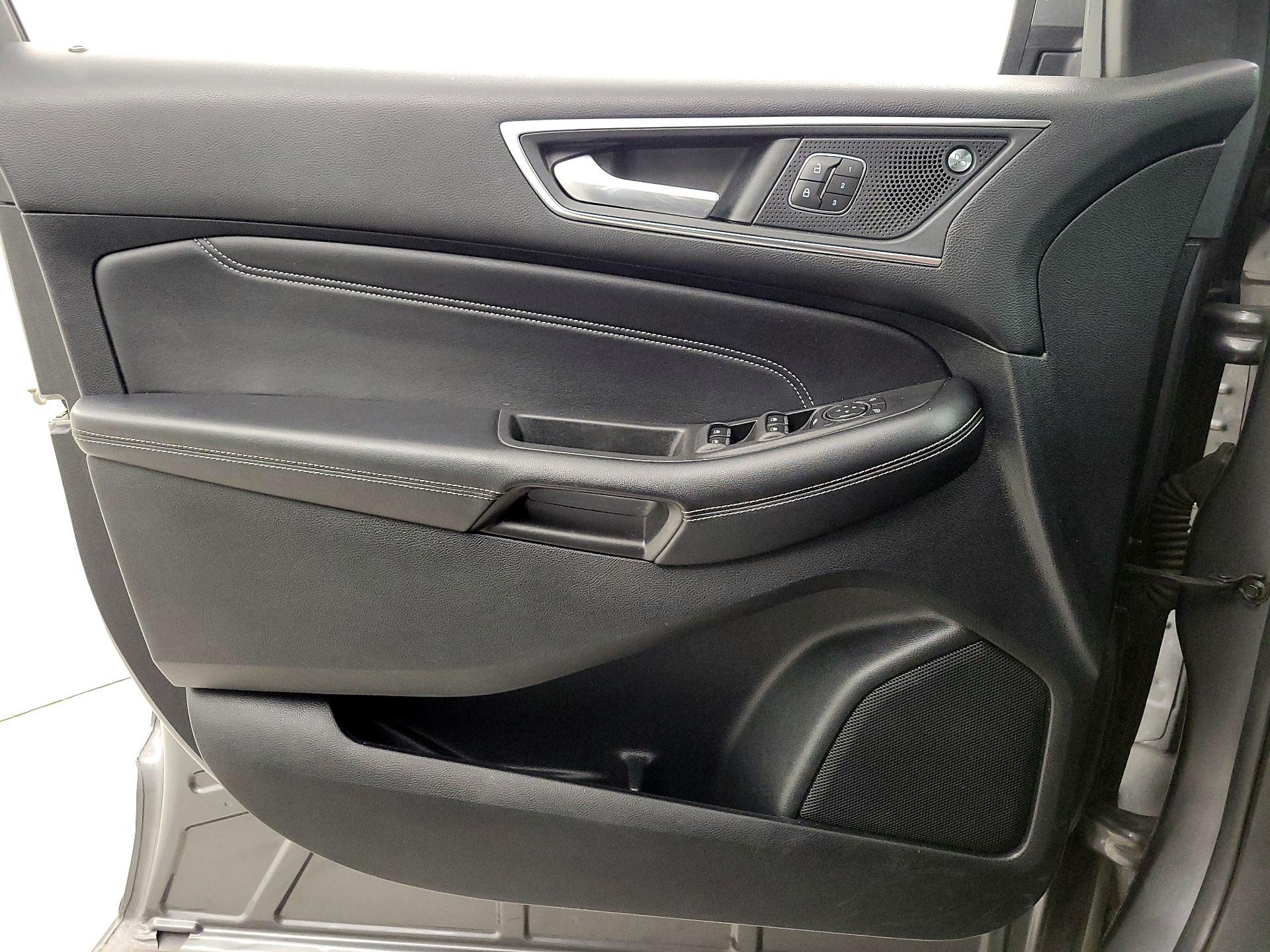 Thumbnail: 2022 Ford Edge - 12