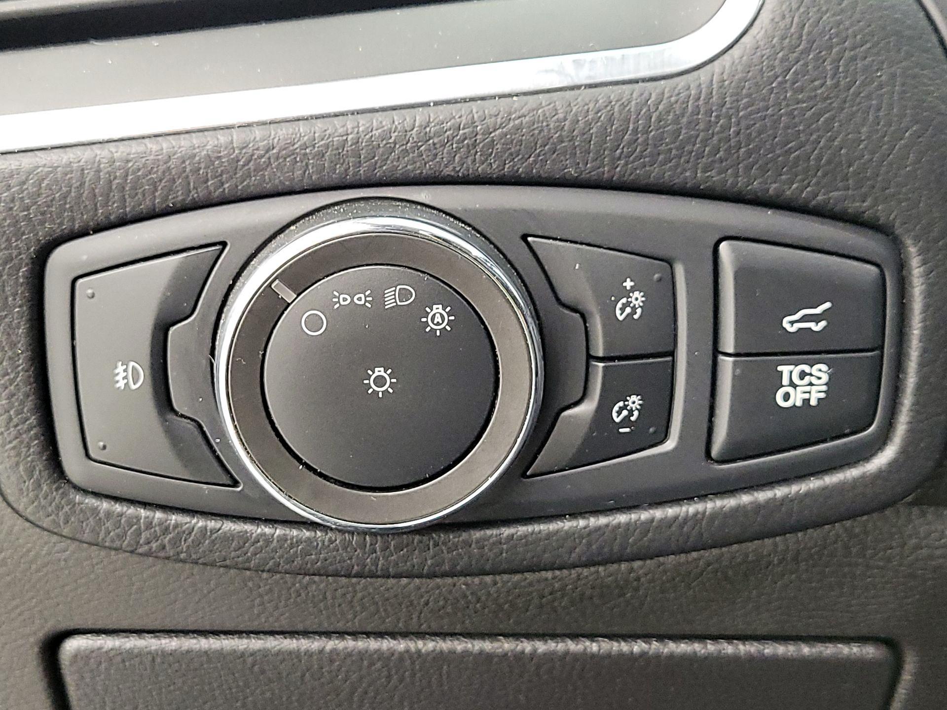 Thumbnail: 2022 Ford Edge - 13