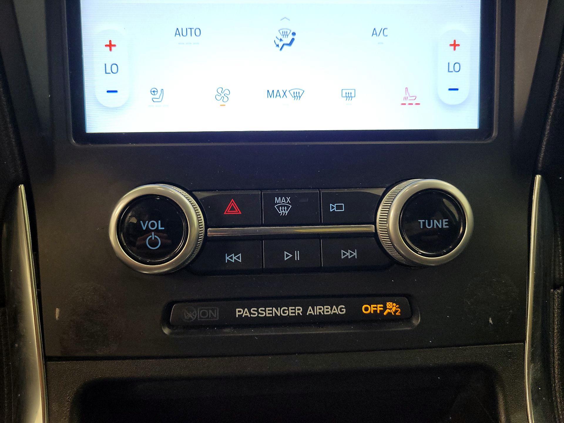 Thumbnail: 2022 Ford Edge - 16