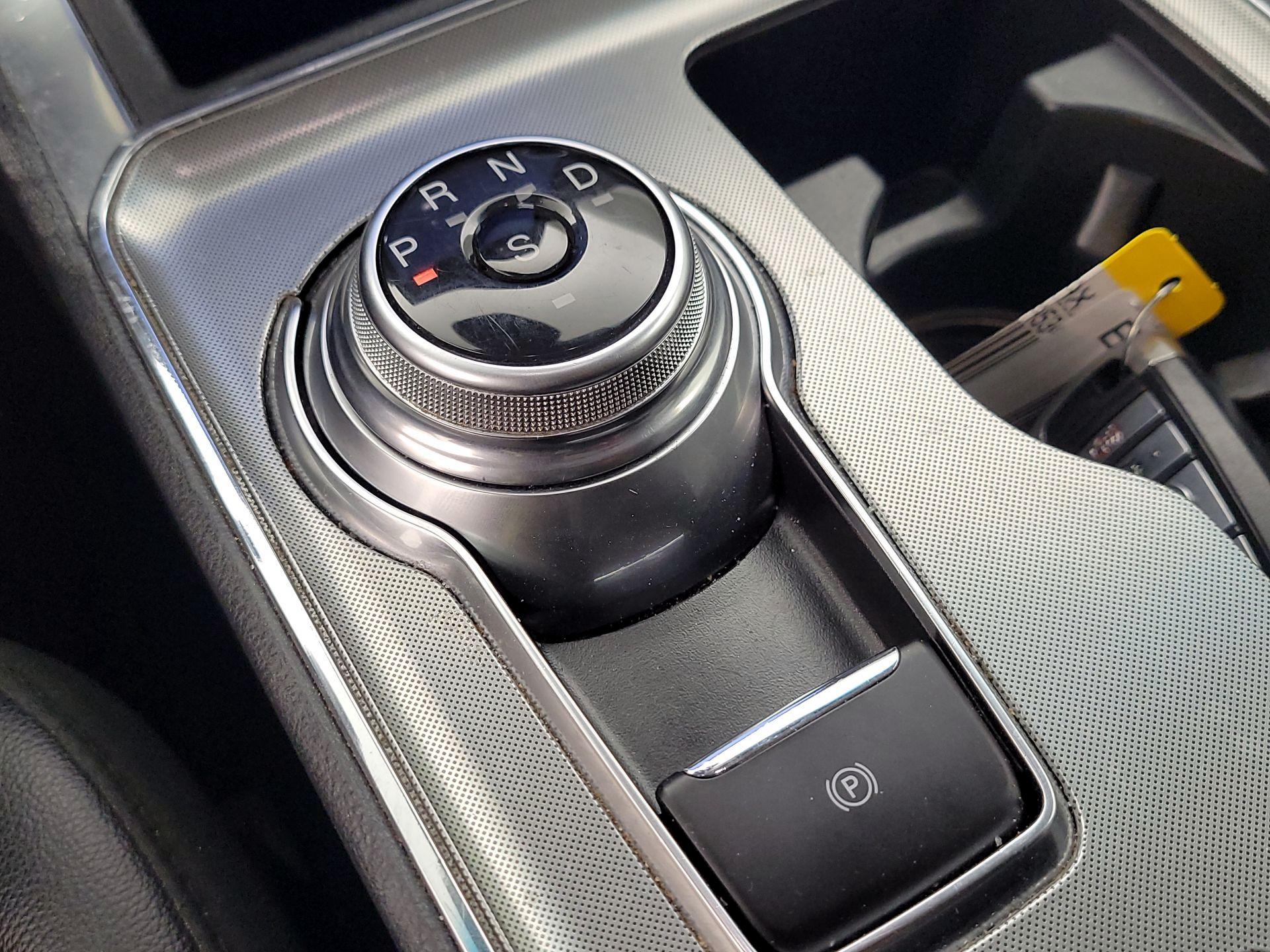 Thumbnail: 2022 Ford Edge - 17