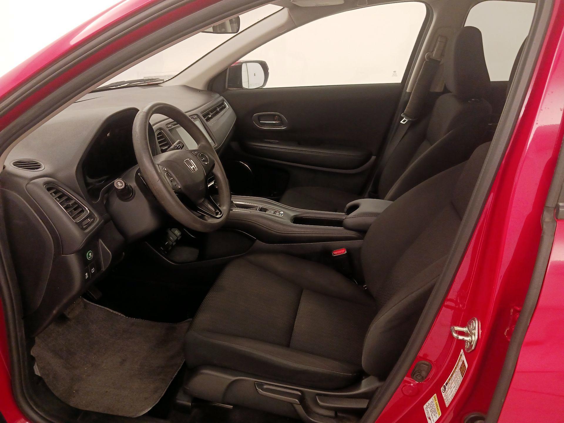 Thumbnail: 2016 Honda HR-V - 11