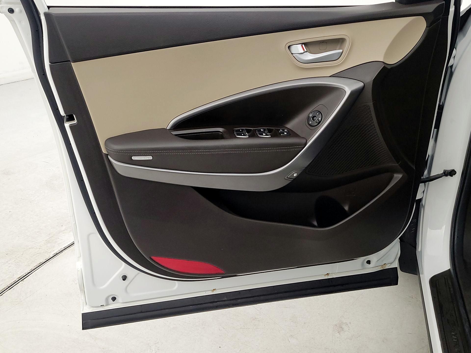 Thumbnail: 2017 Hyundai Santa Fe - 12