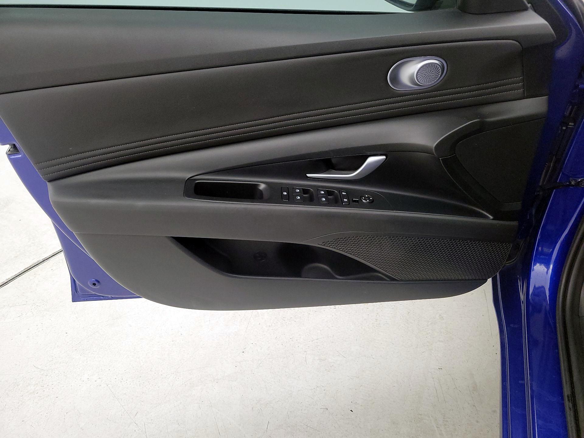 Thumbnail: 2023 Hyundai Elantra - 12