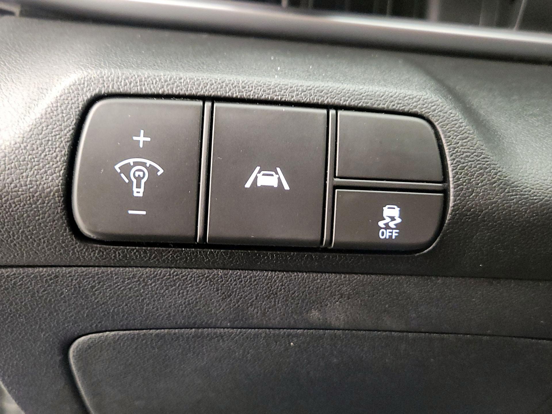 Thumbnail: 2023 Hyundai Elantra - 13