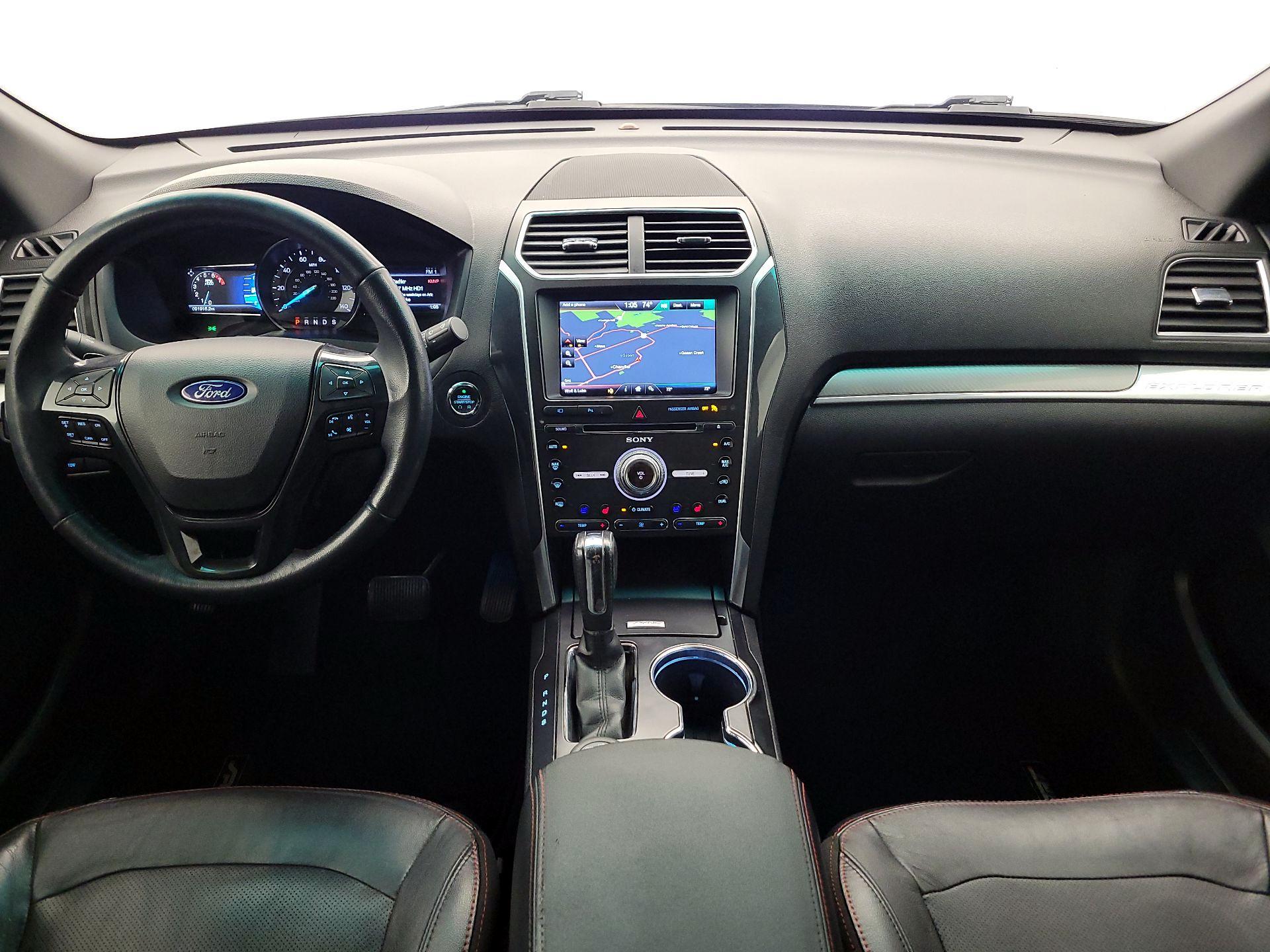 Thumbnail: 2016 Ford Explorer - 9