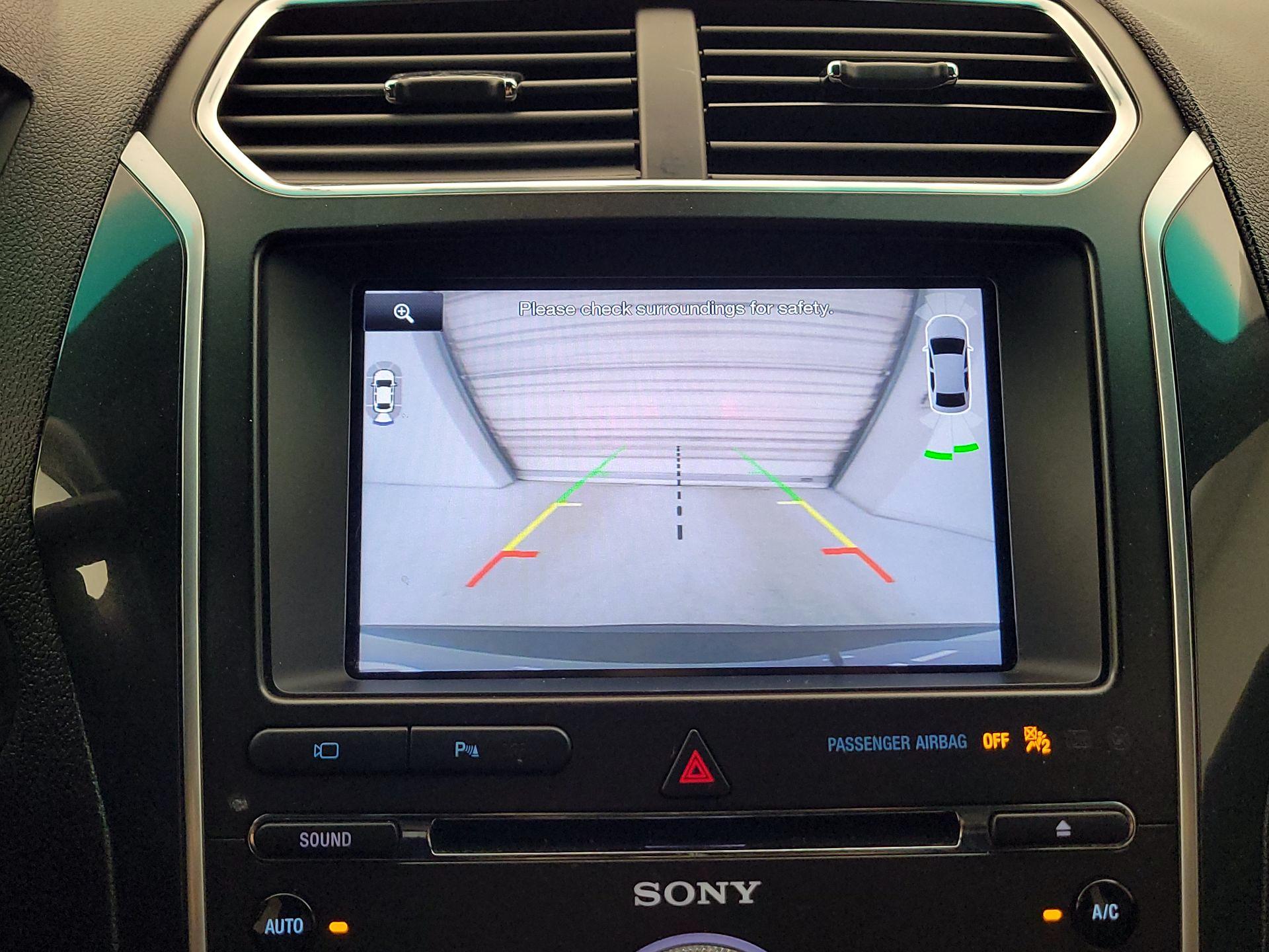 Thumbnail: 2016 Ford Explorer - 15