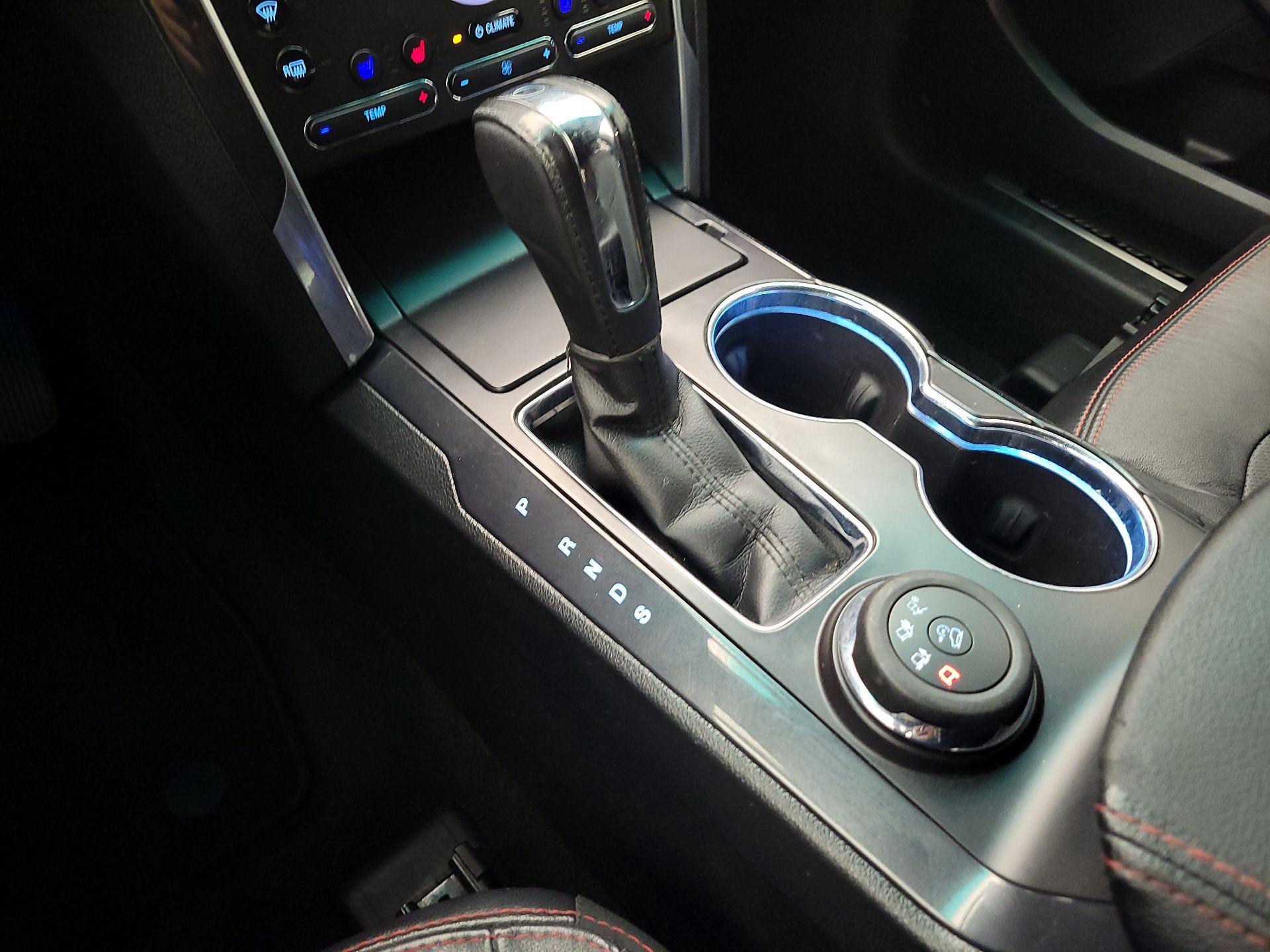 Thumbnail: 2016 Ford Explorer - 18