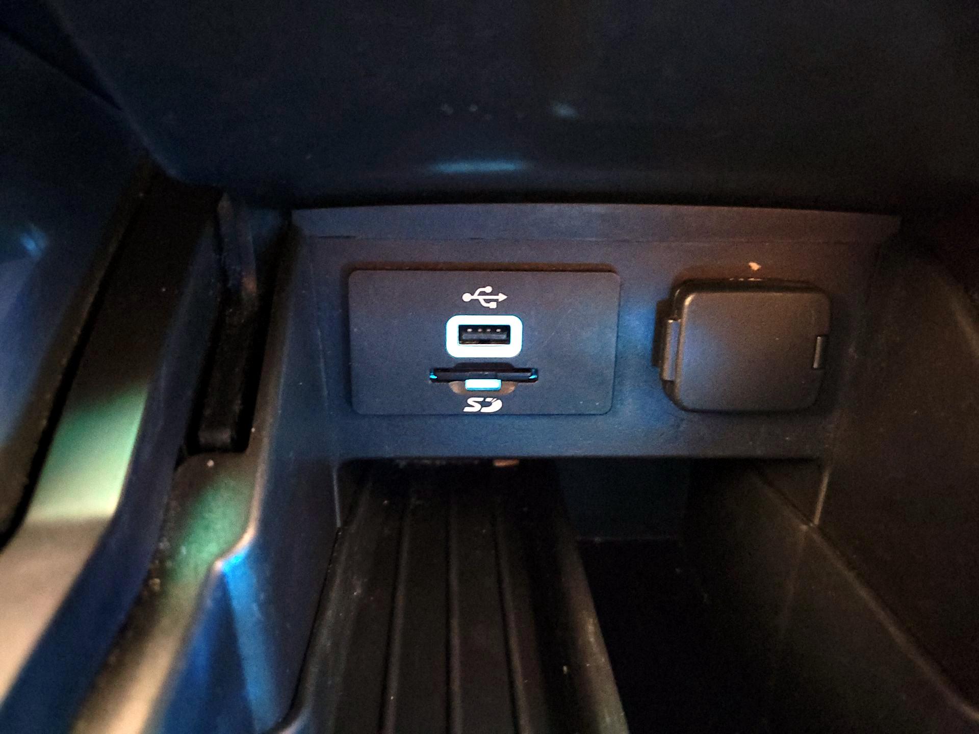 Thumbnail: 2016 Ford Explorer - 19