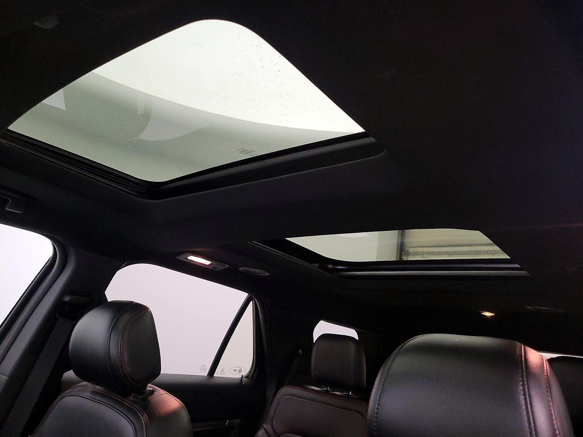 Thumbnail: 2016 Ford Explorer - 20