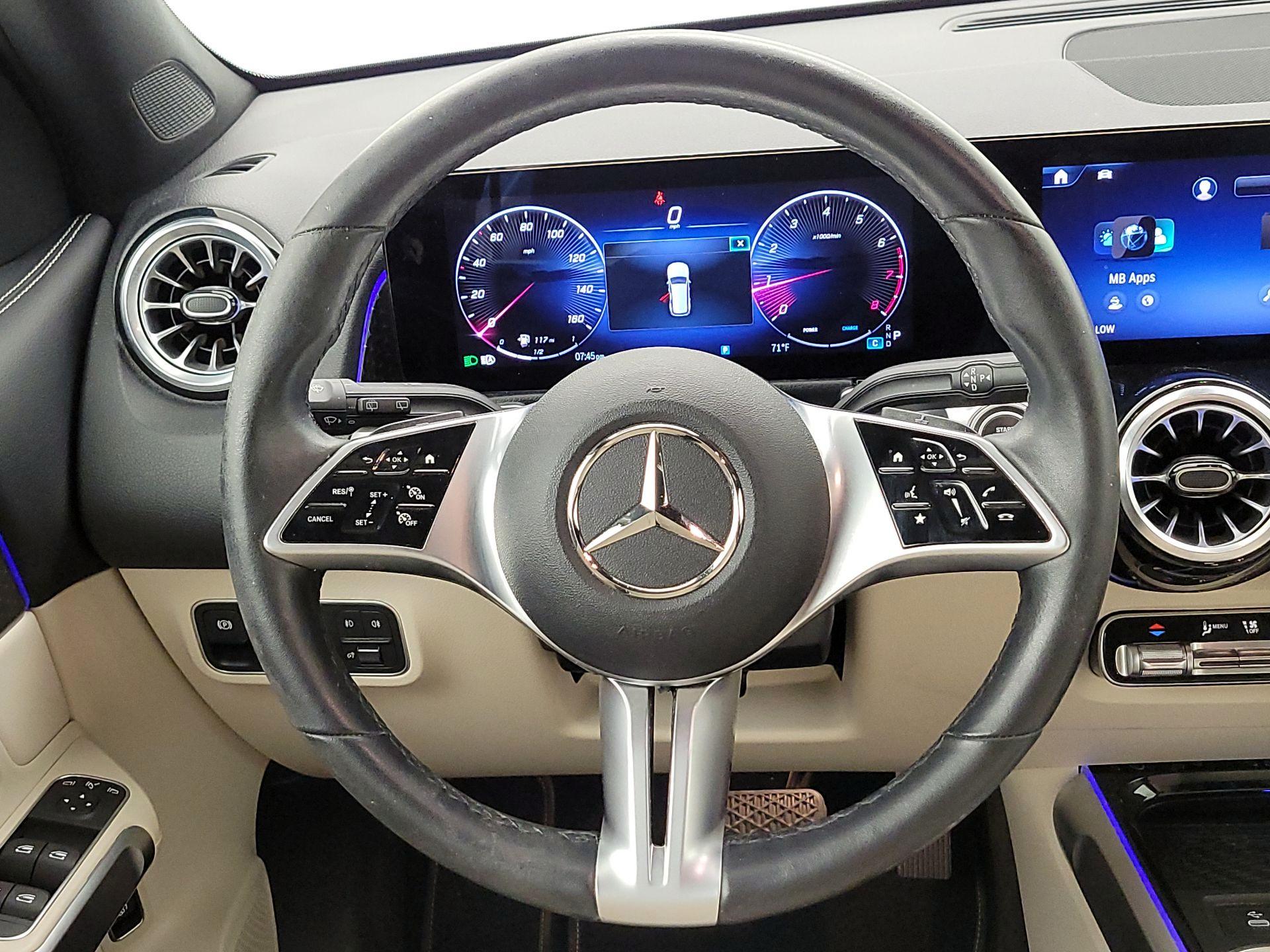 Thumbnail: 2024 Mercedes-Benz GLB - 10