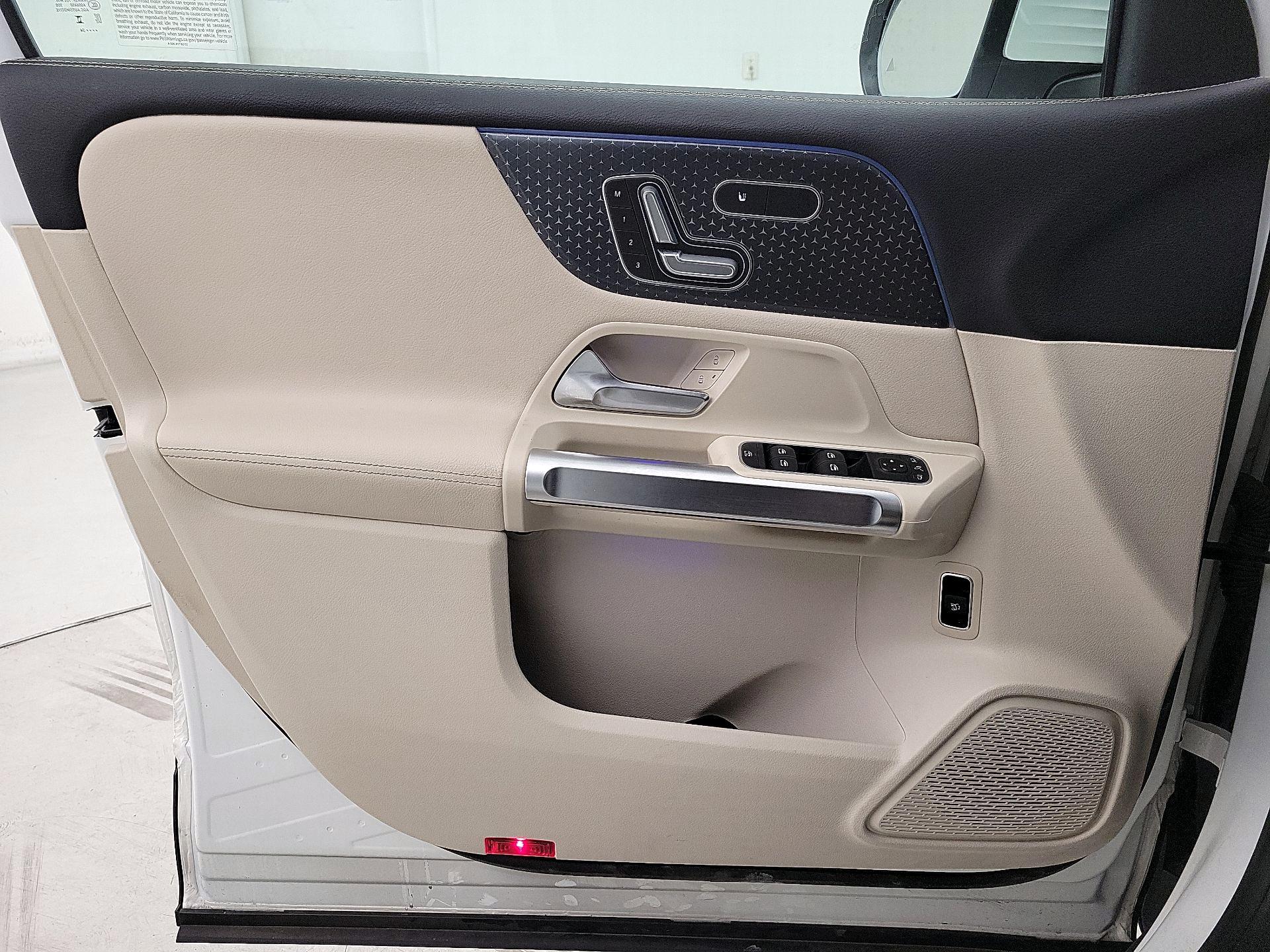 Thumbnail: 2024 Mercedes-Benz GLB - 12