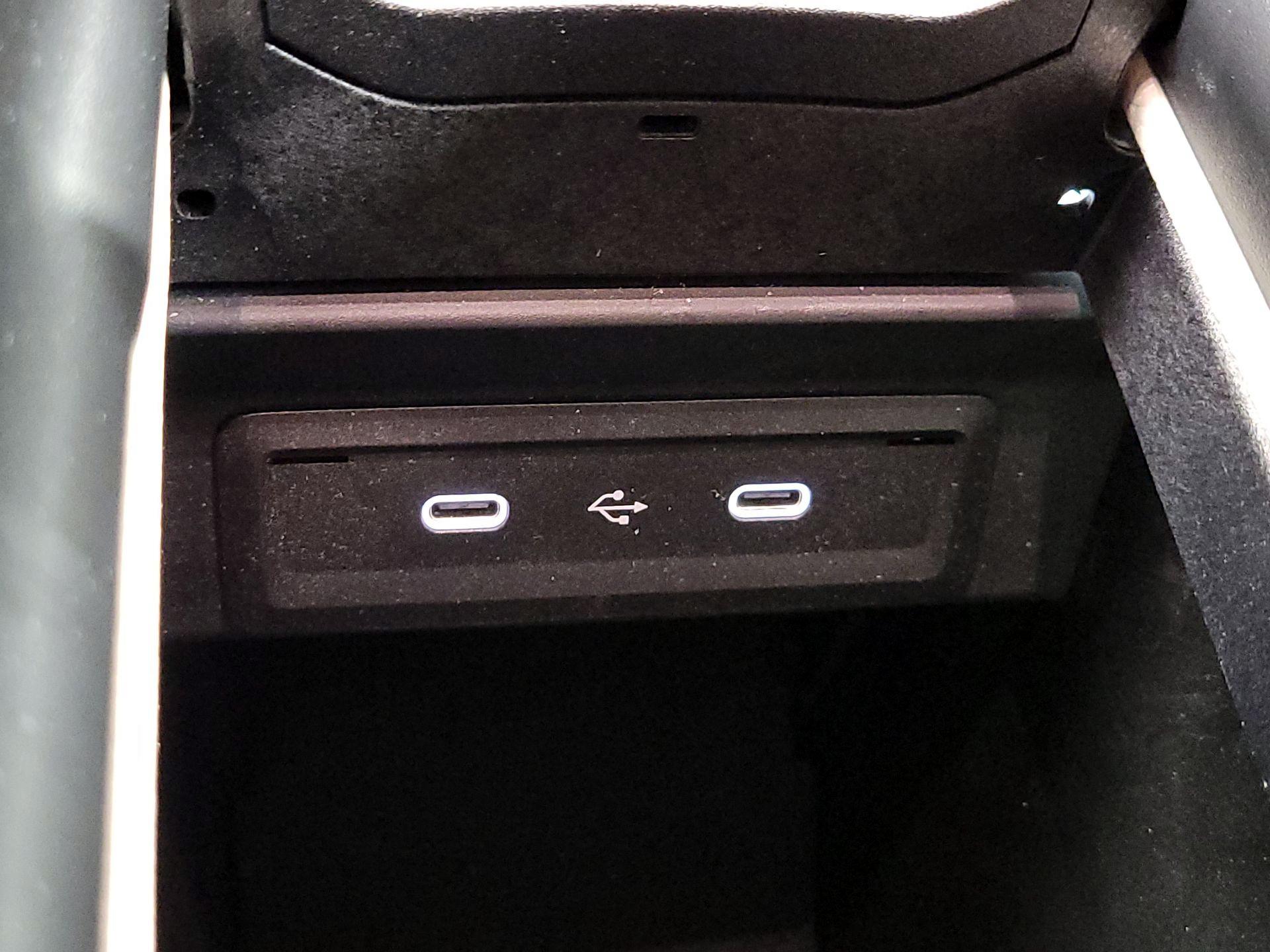 Thumbnail: 2024 Mercedes-Benz GLB - 18