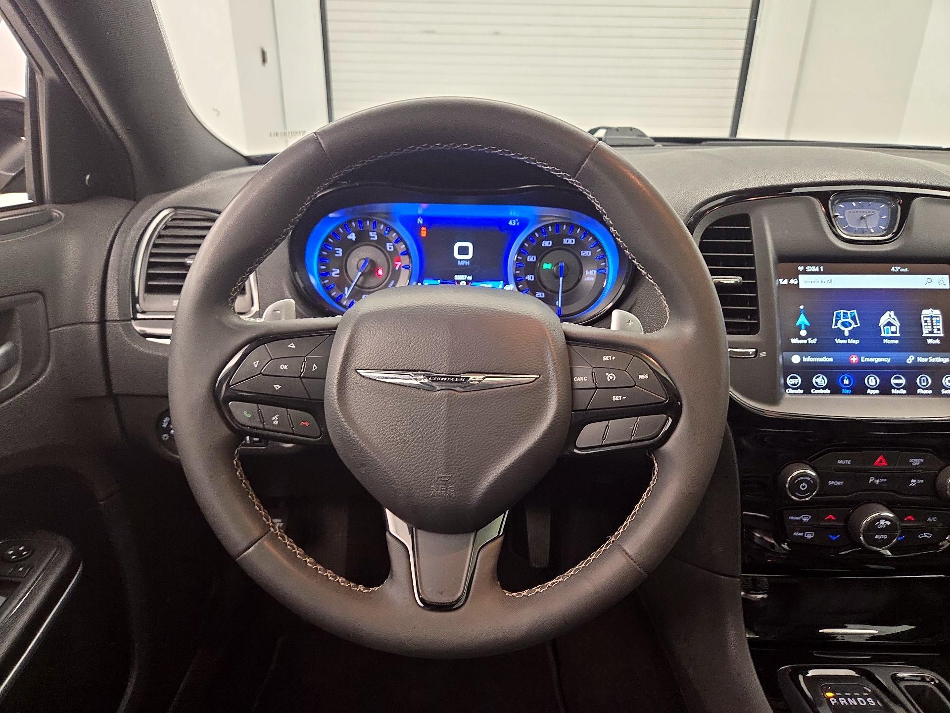 Thumbnail: 2023 Chrysler 300 - 10