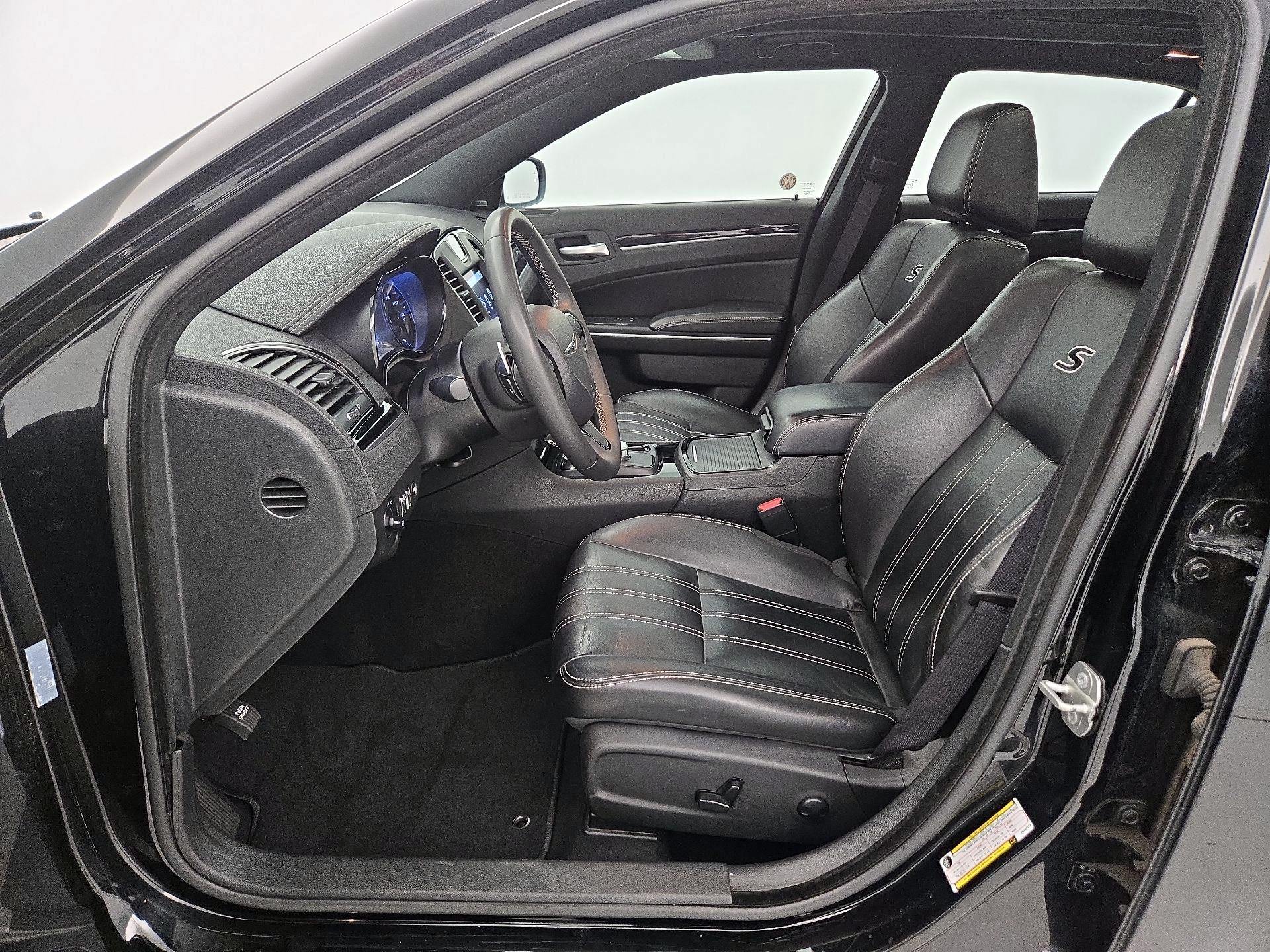 Thumbnail: 2023 Chrysler 300 - 11