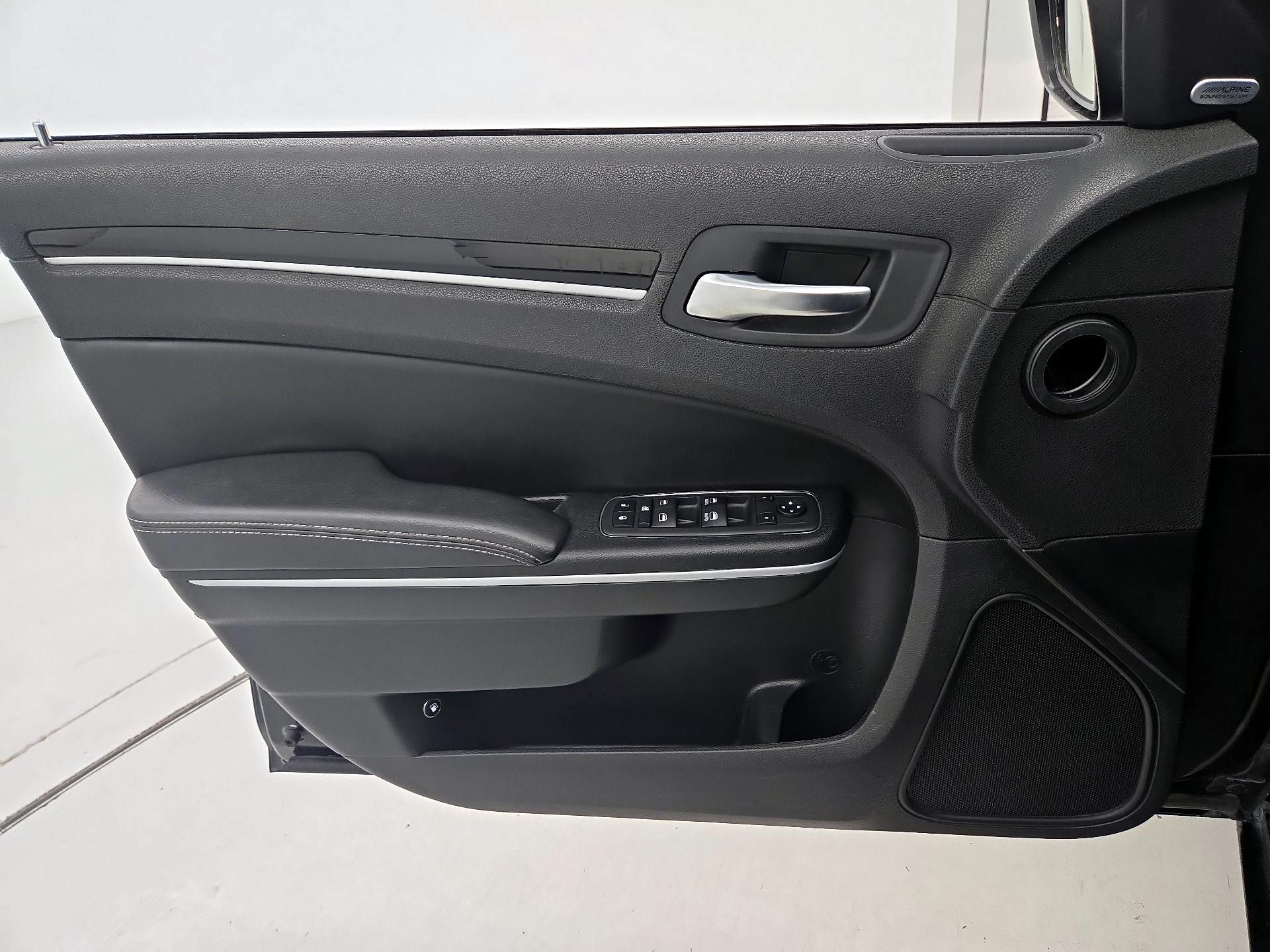 Thumbnail: 2023 Chrysler 300 - 12