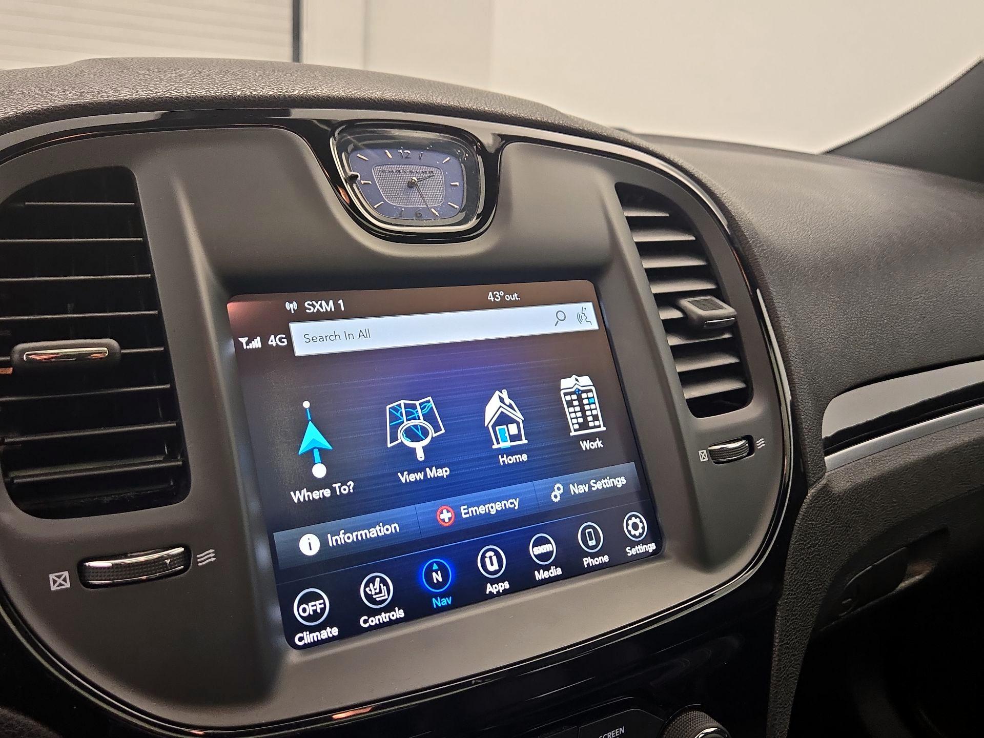 Thumbnail: 2023 Chrysler 300 - 14