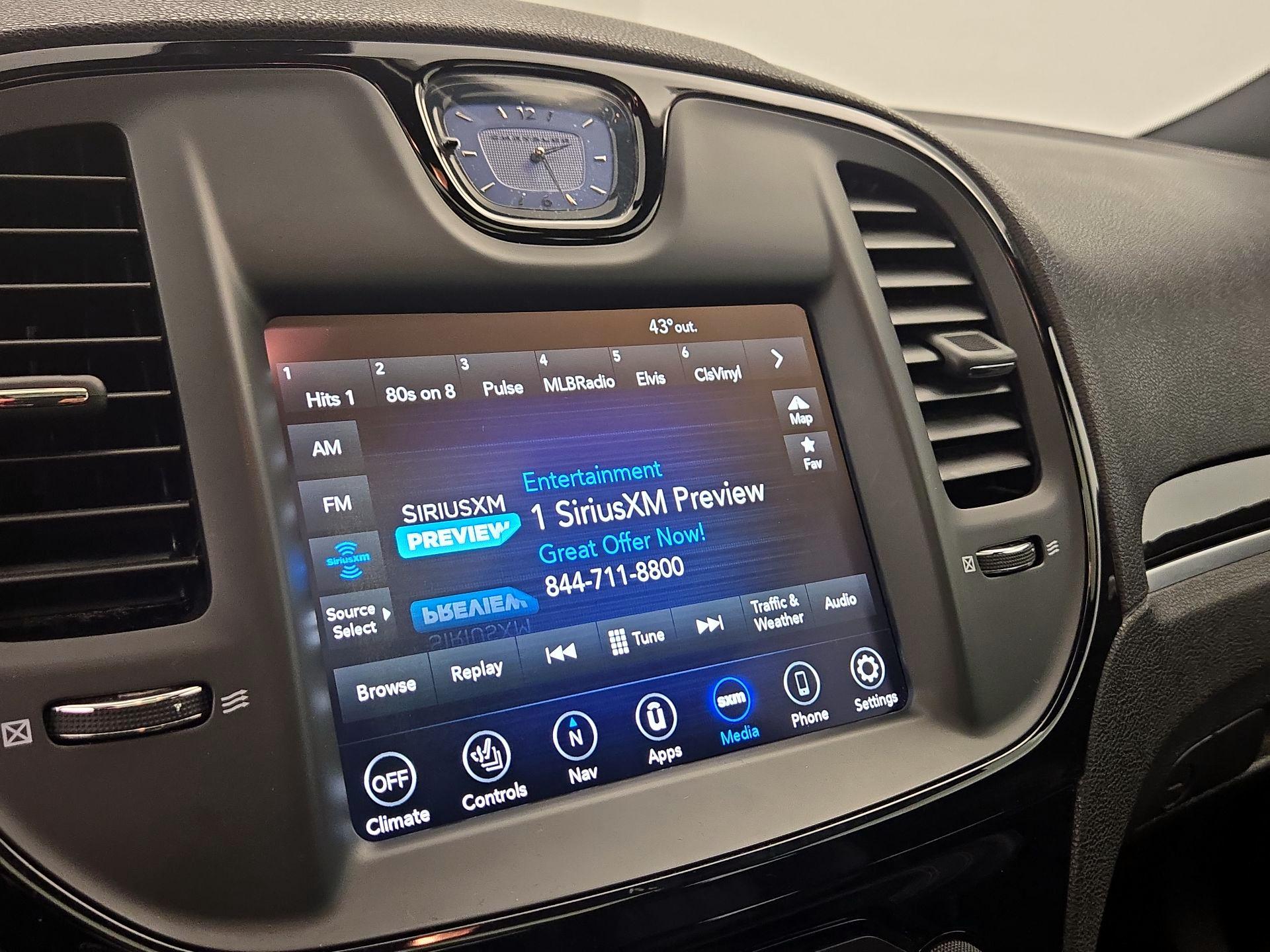 Thumbnail: 2023 Chrysler 300 - 16