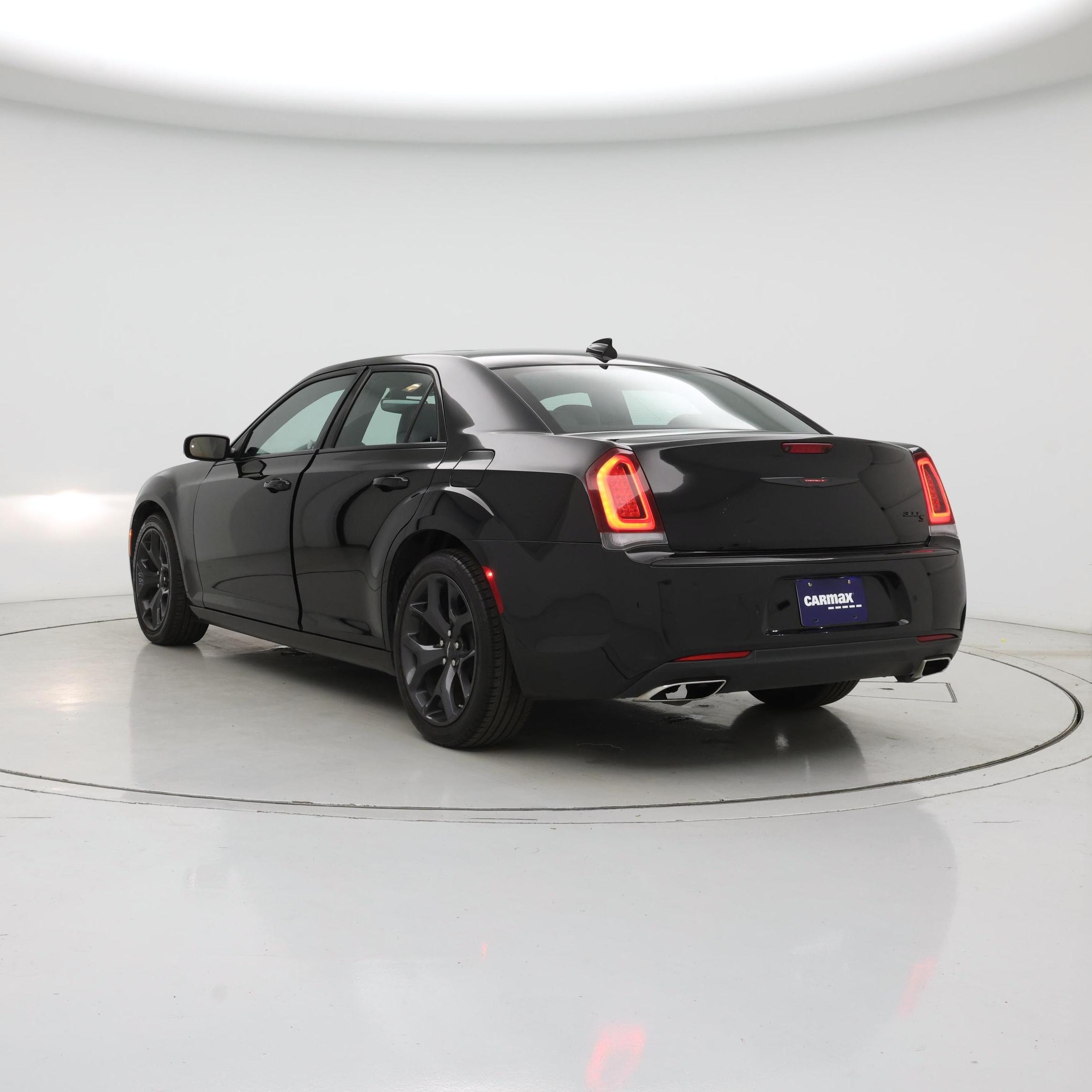 Thumbnail: 2023 Chrysler 300 - 2